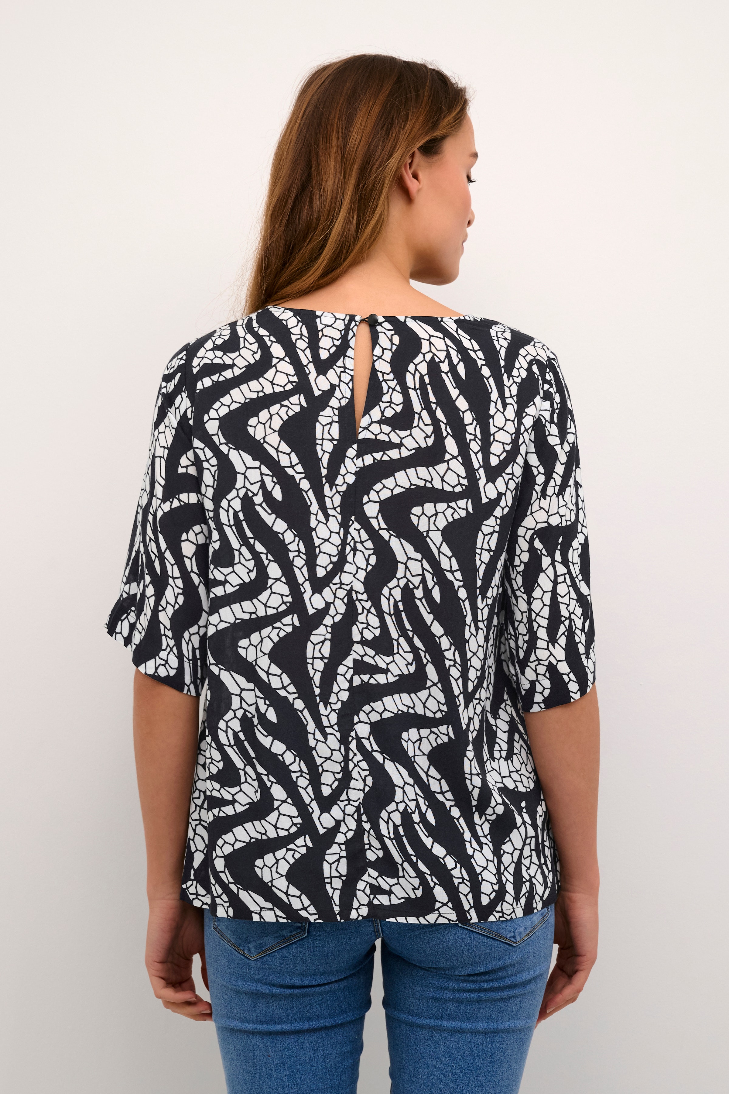 BPzelina Blouse LOOKBOOK BACK 10590648-105765B