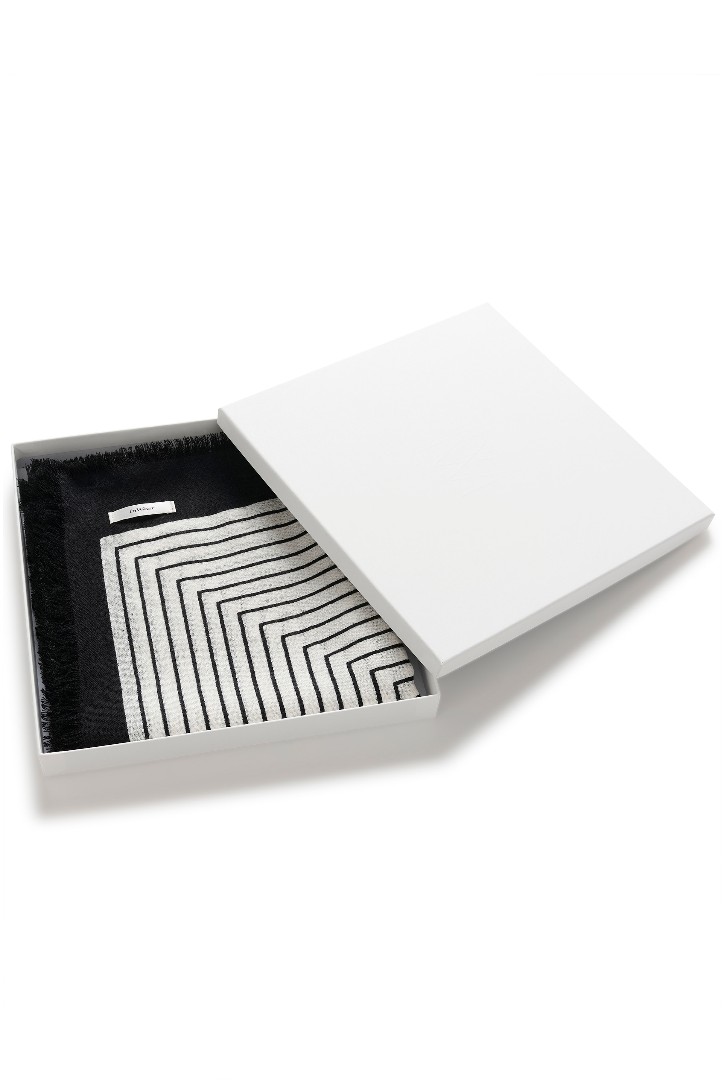 AmiIW Scarf PACK FRONT 30110773-161509