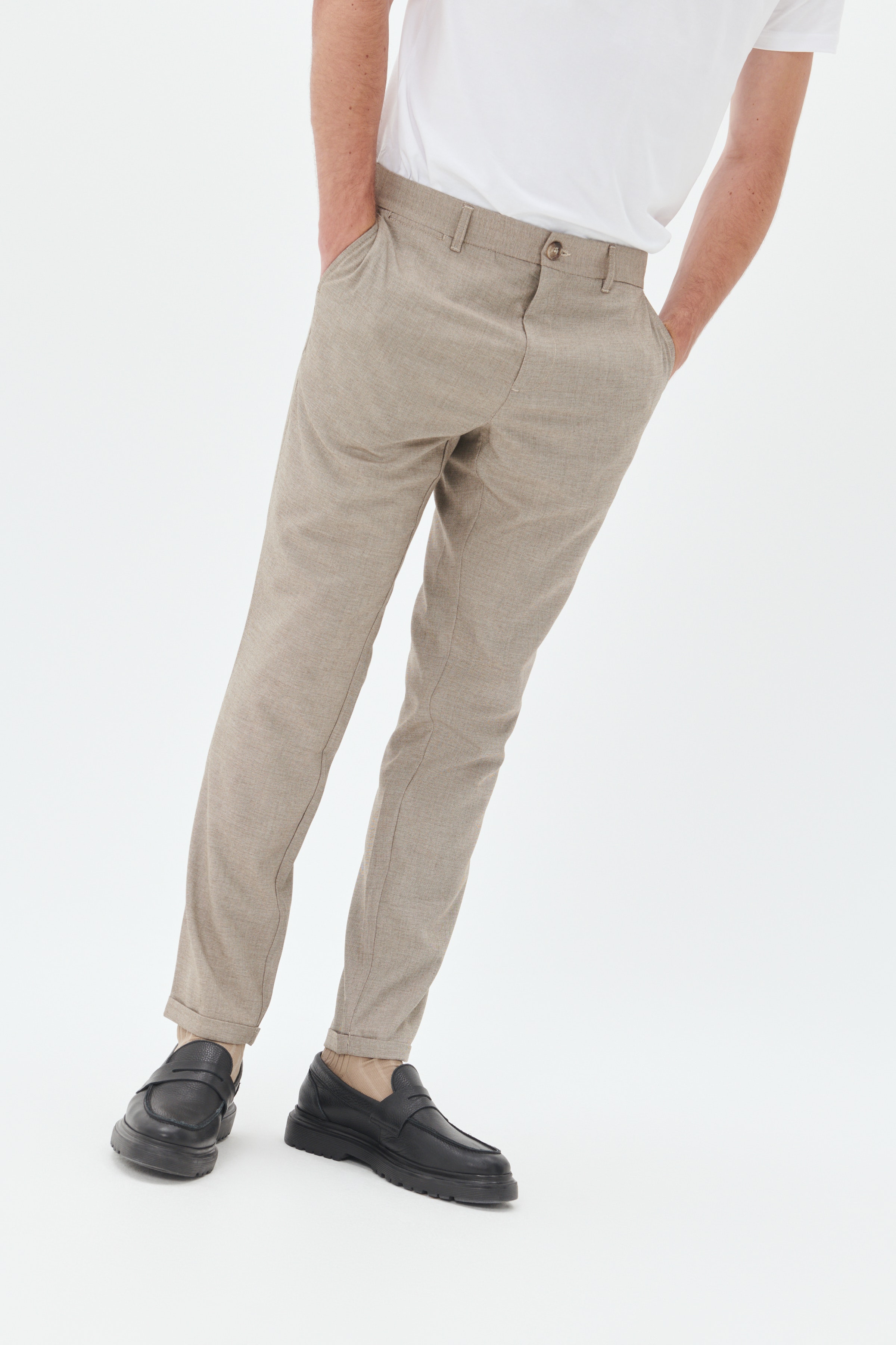 MAliam Bukser LOCATION NONE 30207402-1711081