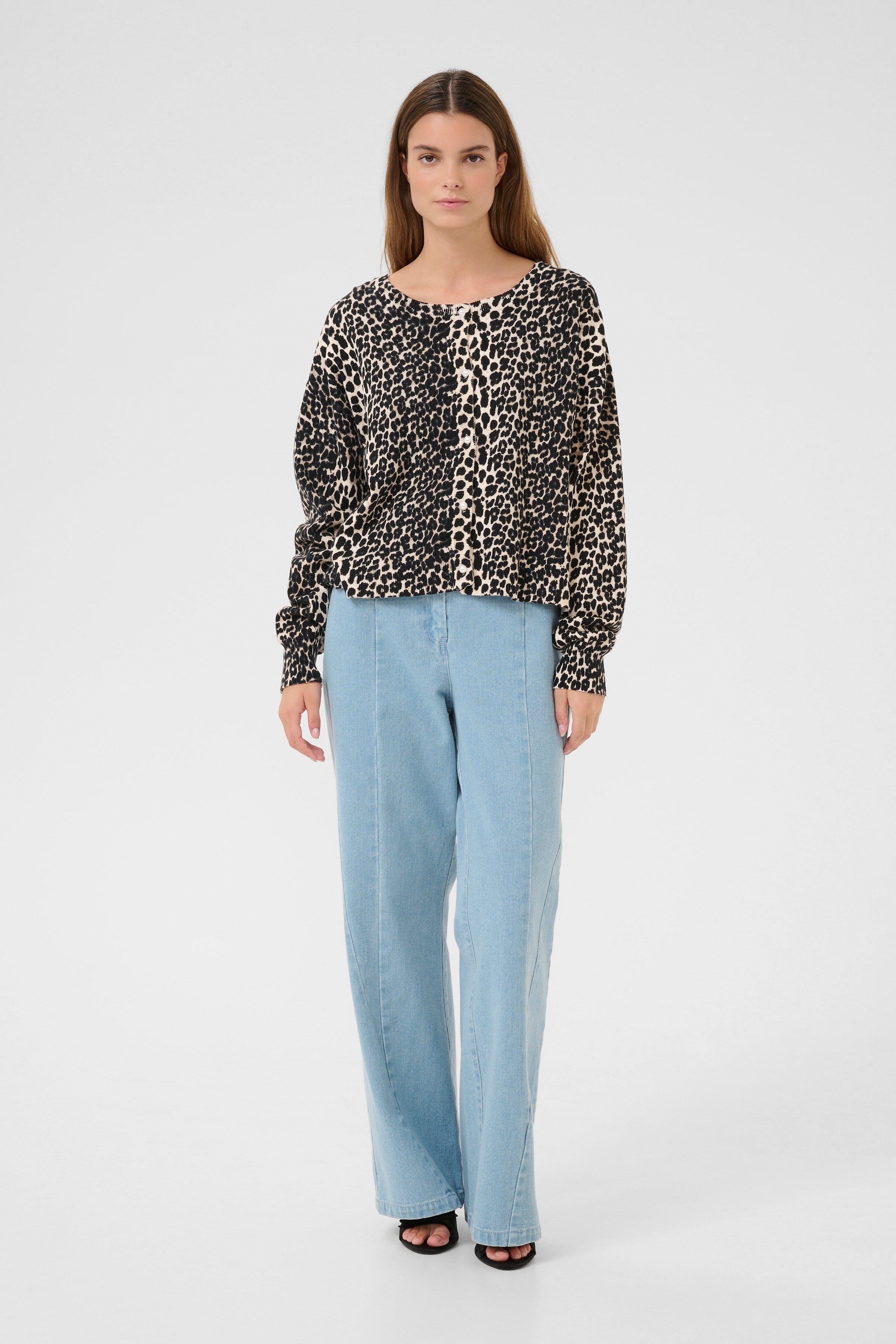 KBUriela Leopard cardigan LOOKBOOK FRONT 10105435-107427