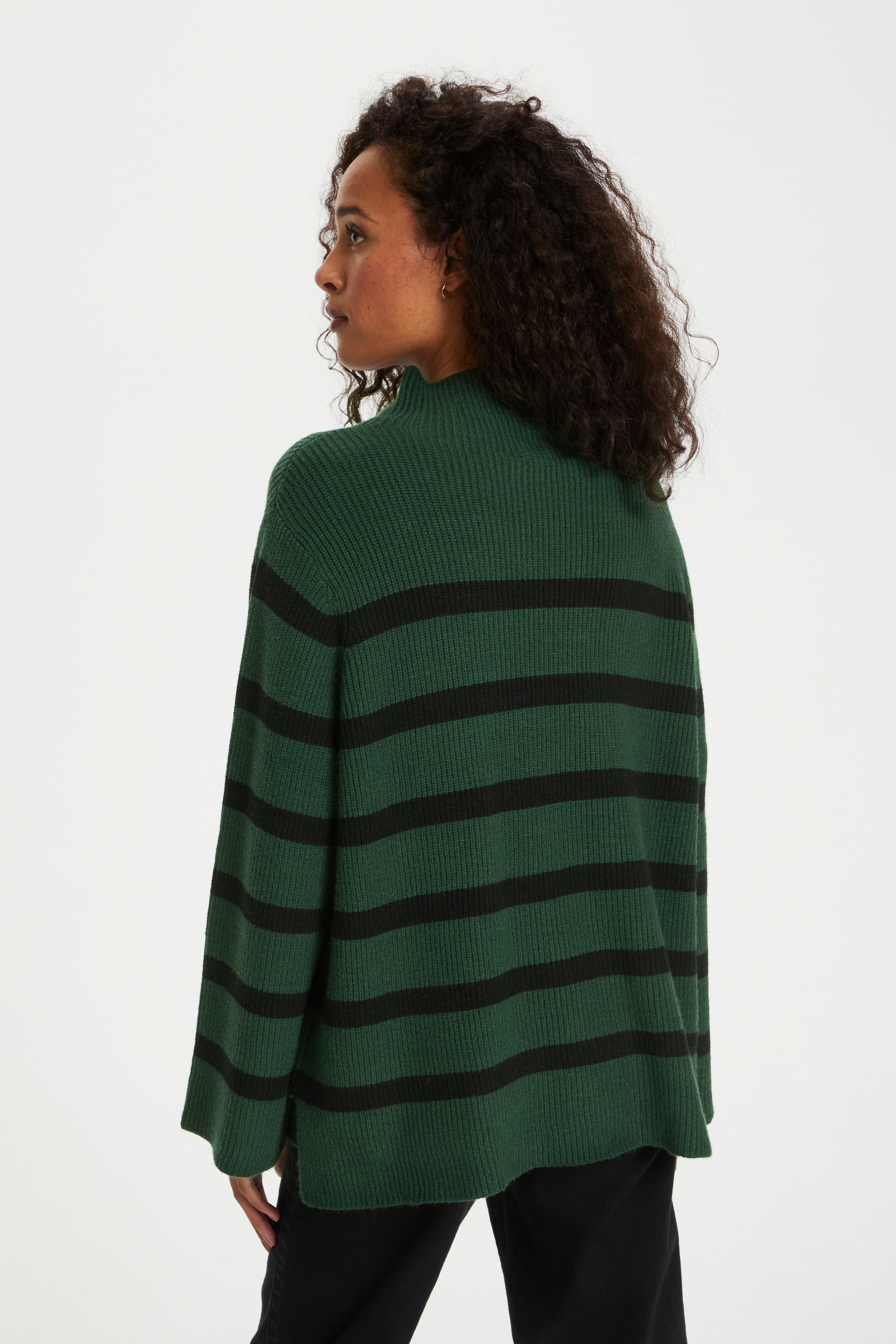KAmala Pullover LOOKBOOK BACK 10504920-100650