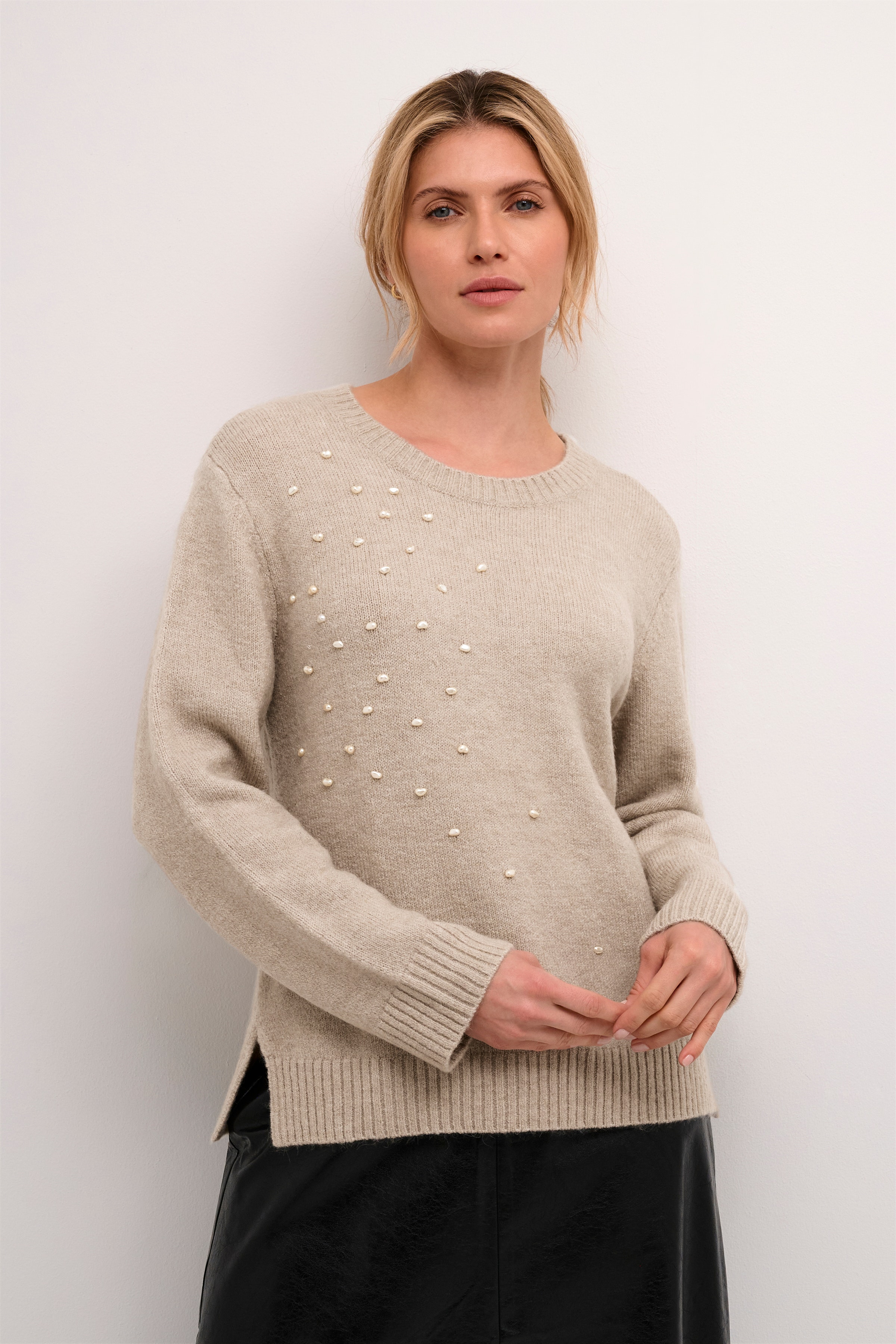 CRPumpkin Pullover LOOKBOOK FRONT 10612955-130404