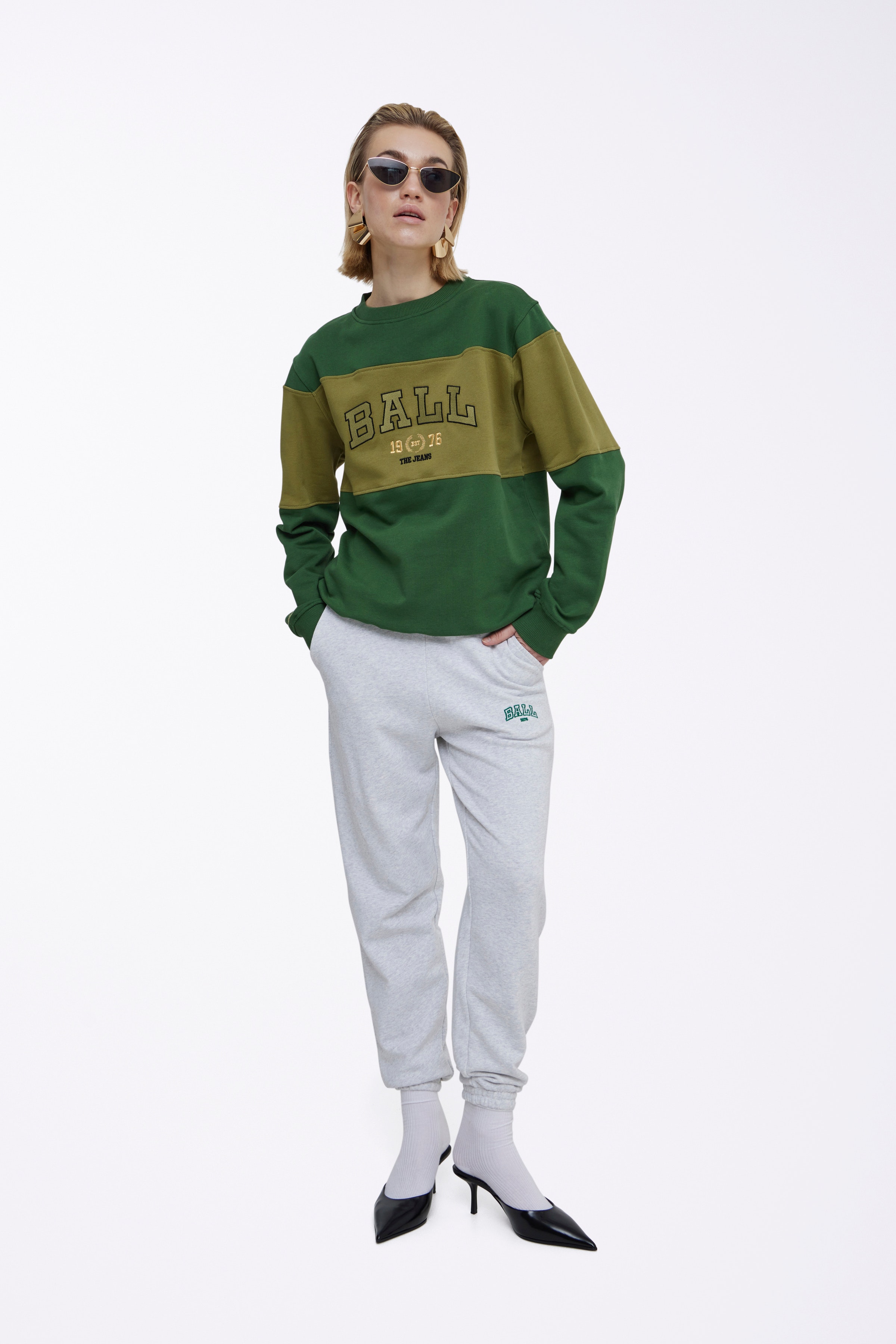 J. MONTANA SWEATSHIRT LOOKBOOK FRONT 50400044-195511