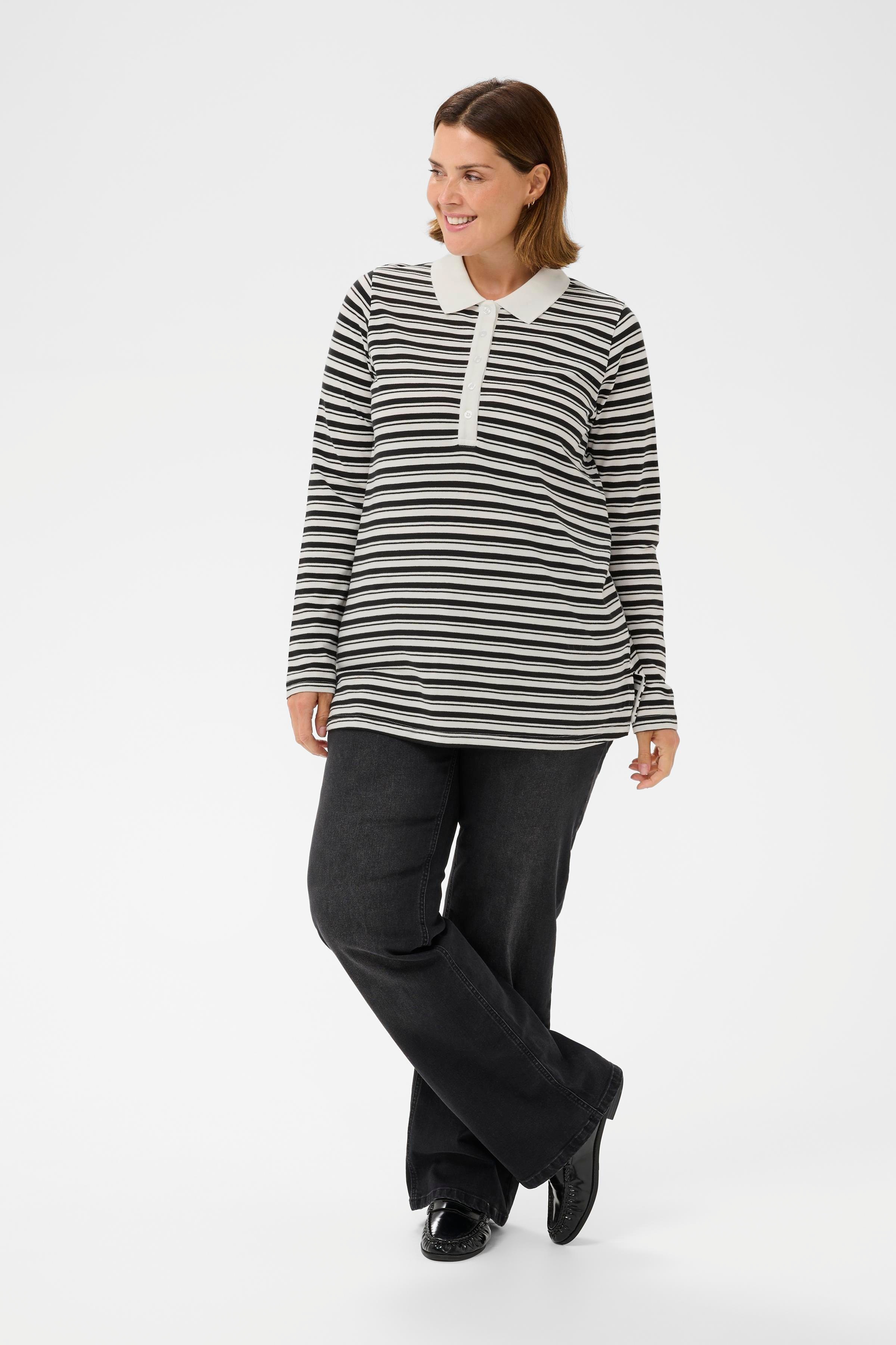 KCmiana T-shirt LOOKBOOK FRONT 10583934-108951