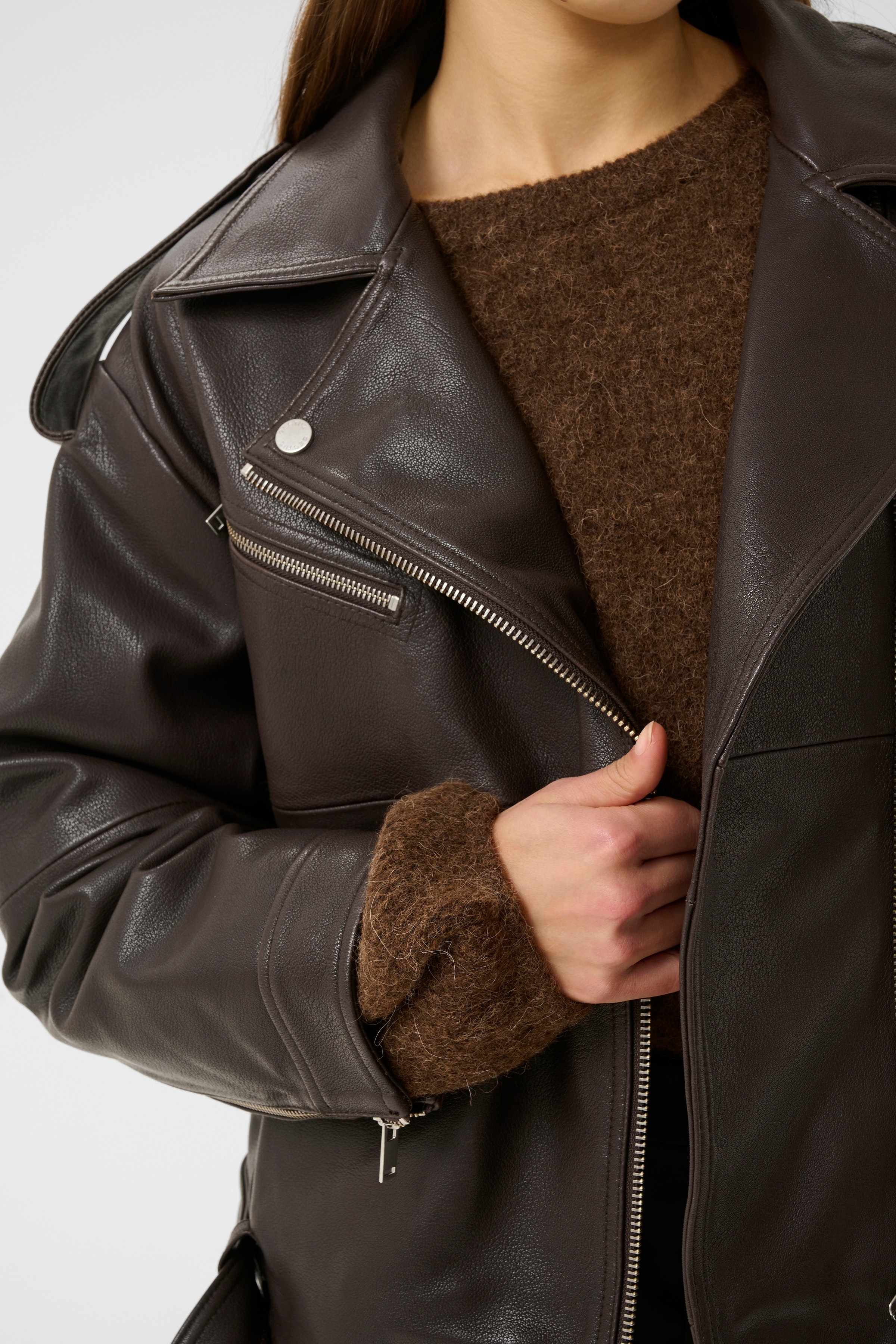 GZvida Outerwear LOOKBOOK DETAIL 10910820-105870