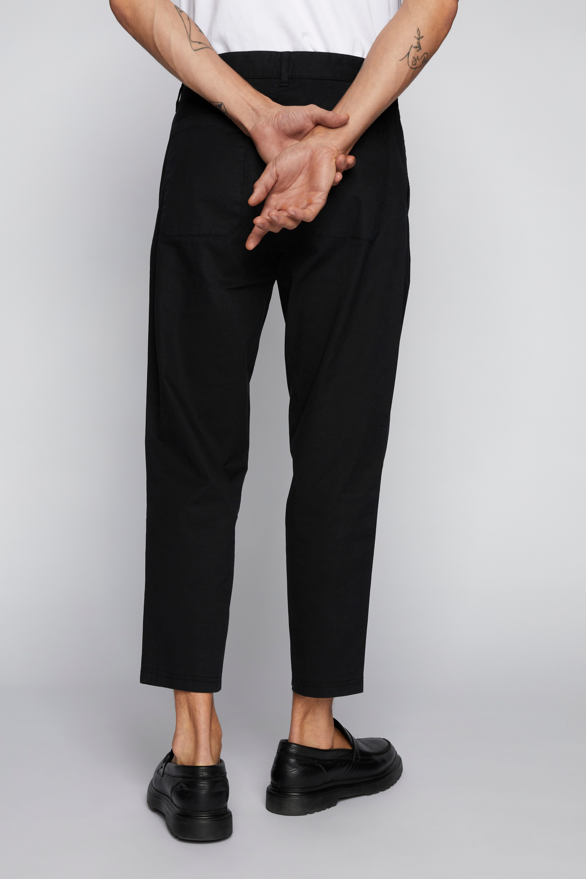 MAcolton Trousers LOOKBOOK BACK 30206614-300275