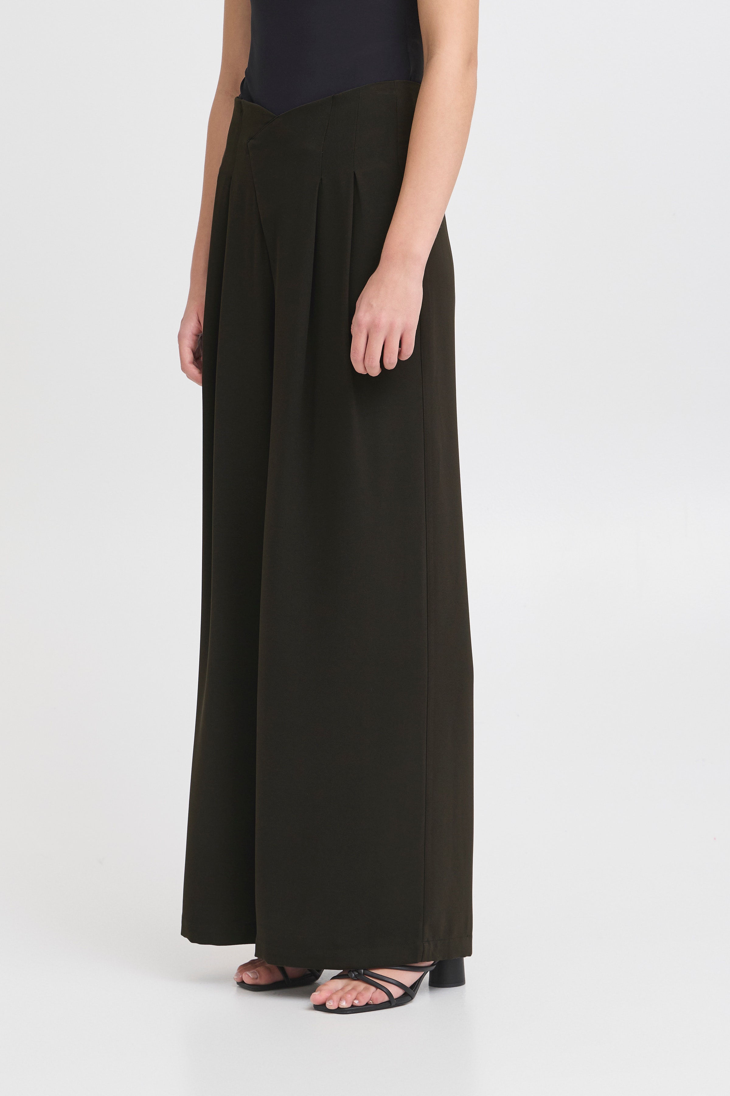 IHLINTA Bukser LOOKBOOK FRONT 20124727-194008