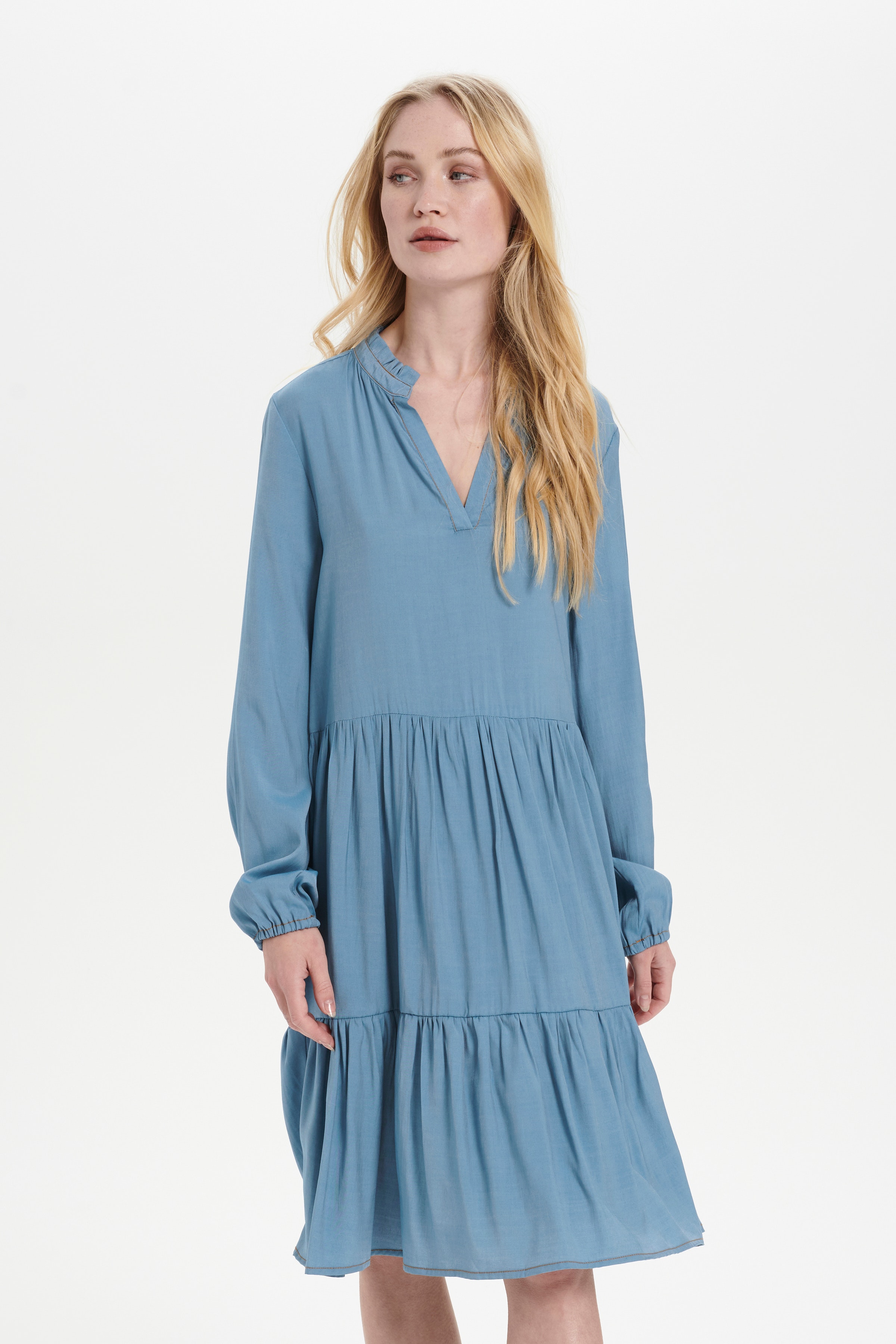 LilaSZ Dress

 LOOKBOOK FRONT 30511819-600104