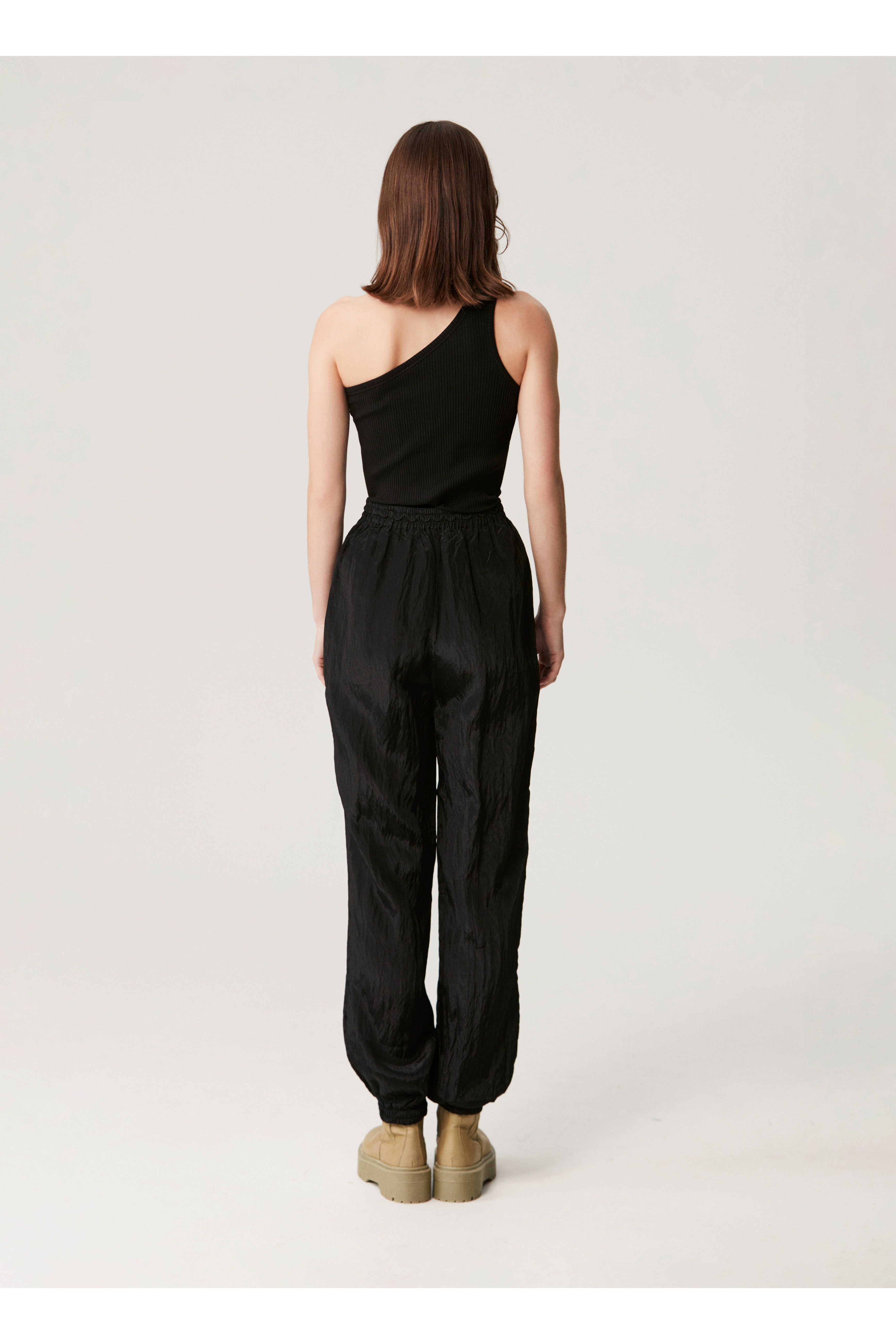 CleoGZ HW Pants LOOKBOOK BACK 10905376-100017