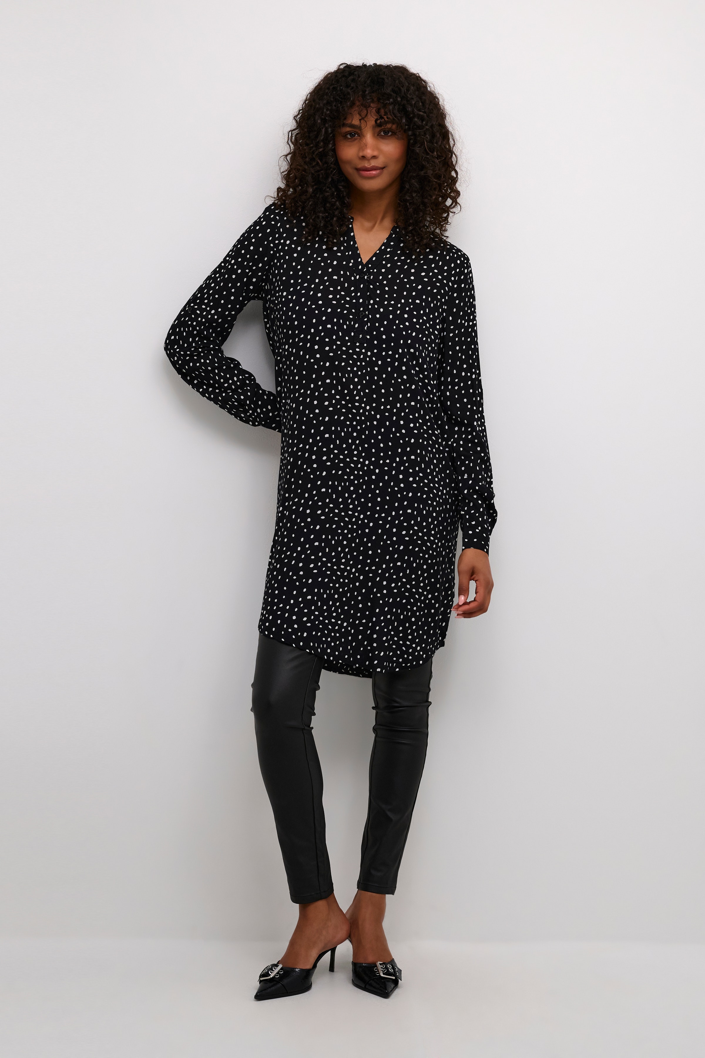 KAmarana Kleid LOOKBOOK FRONT 10551803-101626