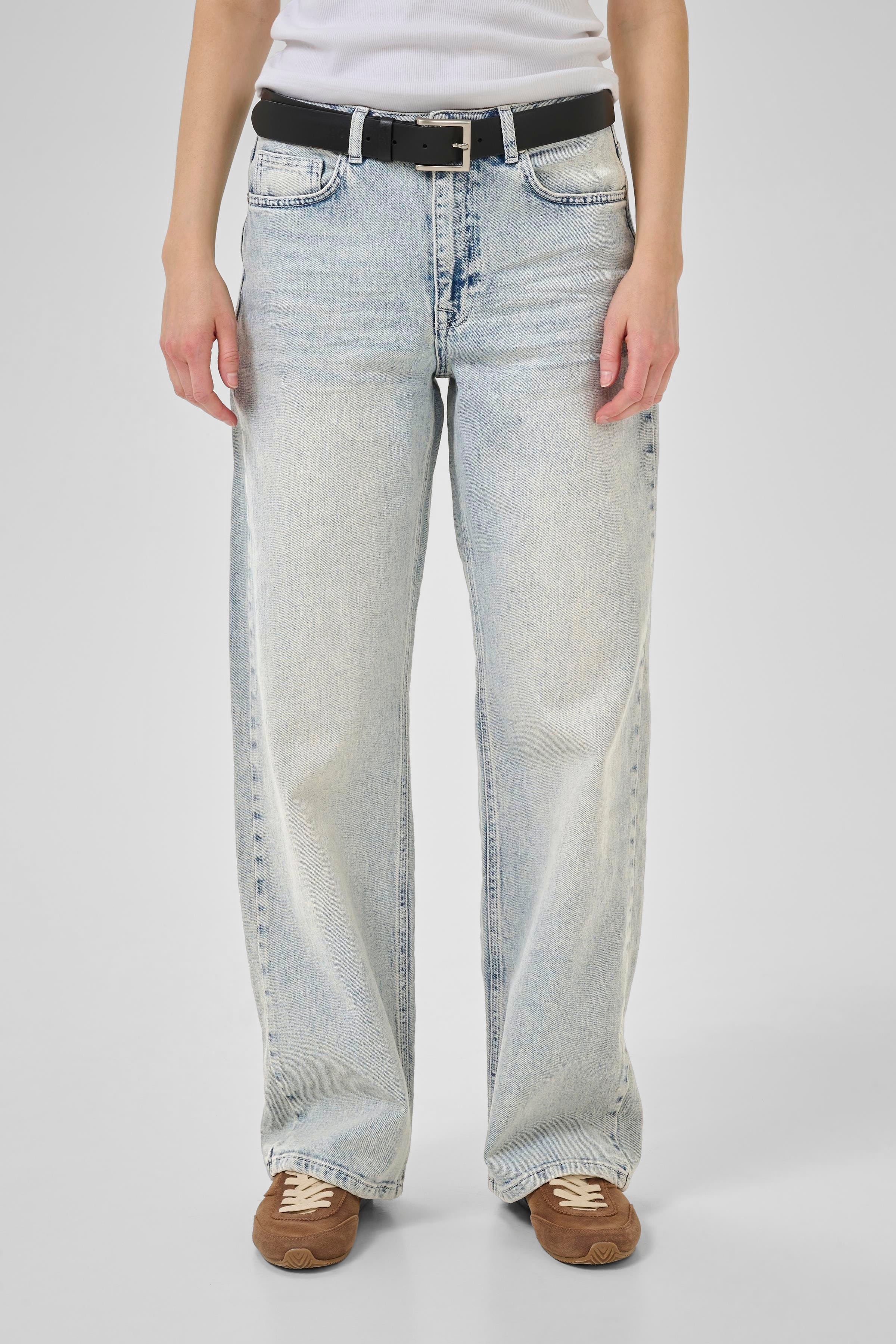 05 THE LOUIS HIGH WIDE LOOKBOOK FRONT 10704222-100050