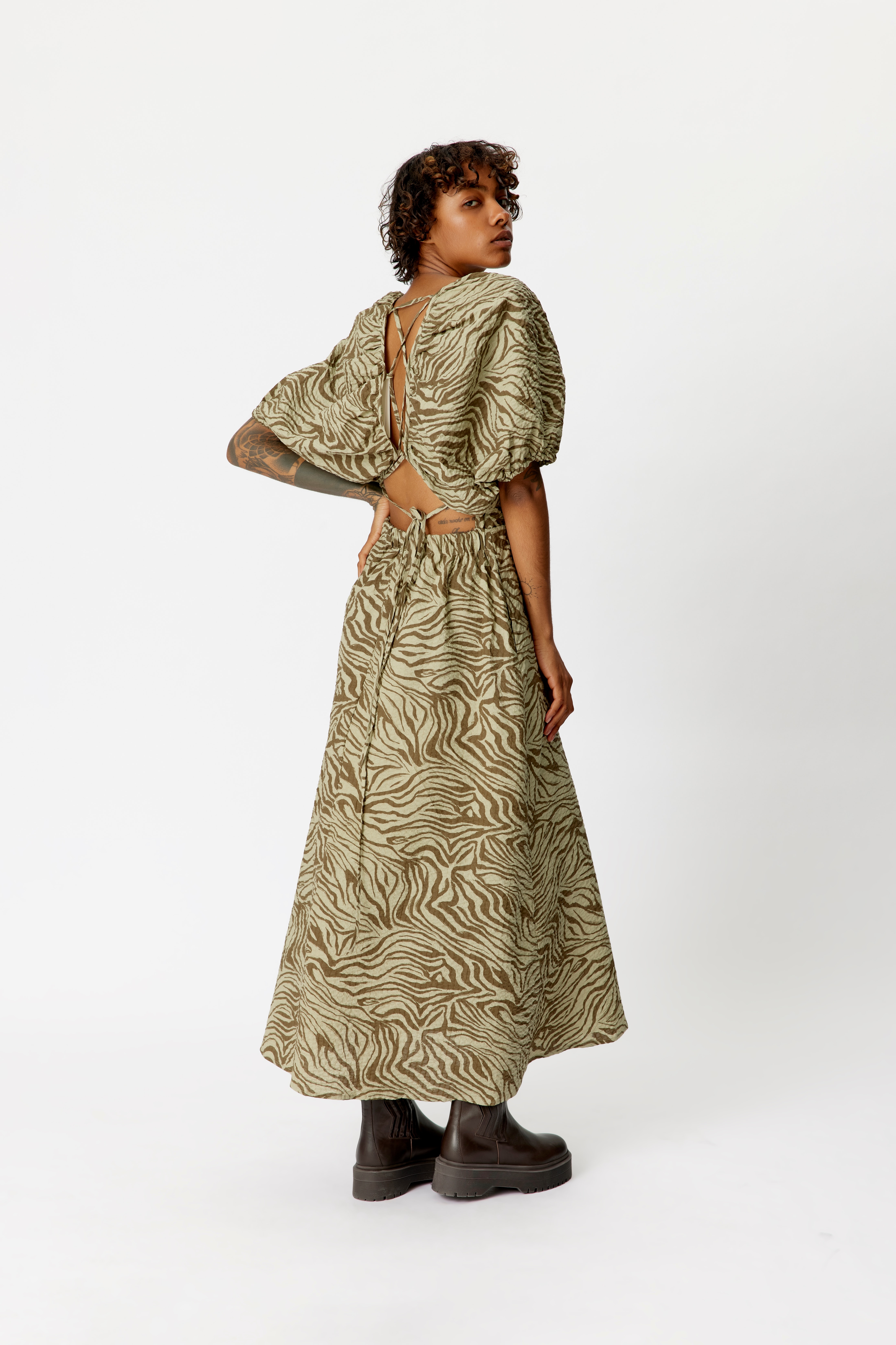 AveryGZ Kjole LOOKBOOK FRONT 10905397-101503