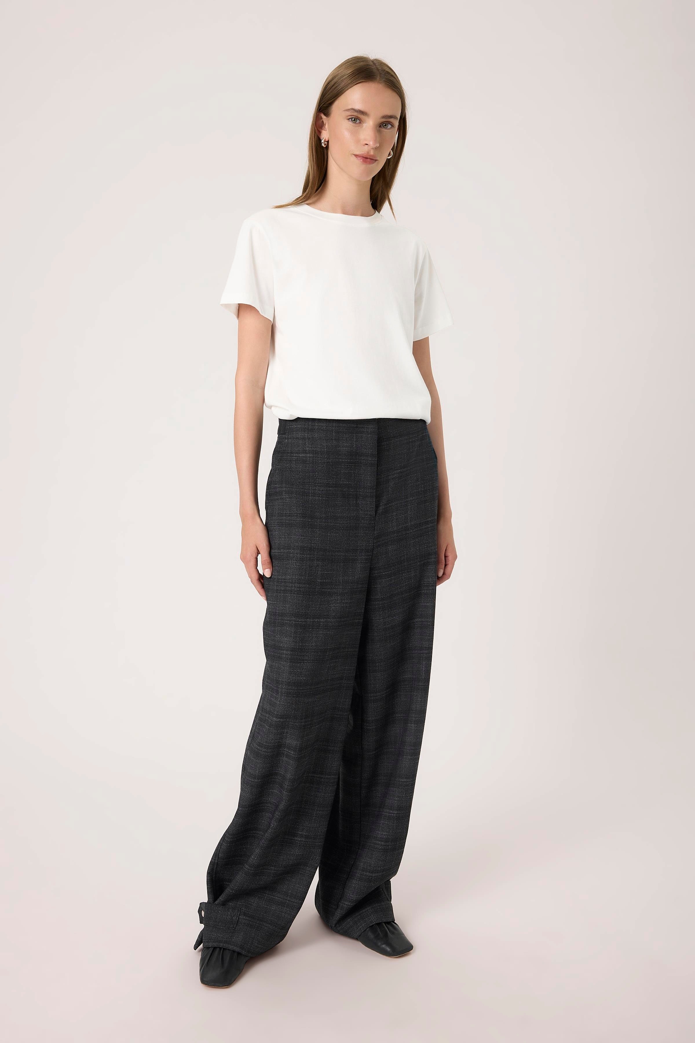 SLEvonne Hose LOOKBOOK FRONT 30408723-304333