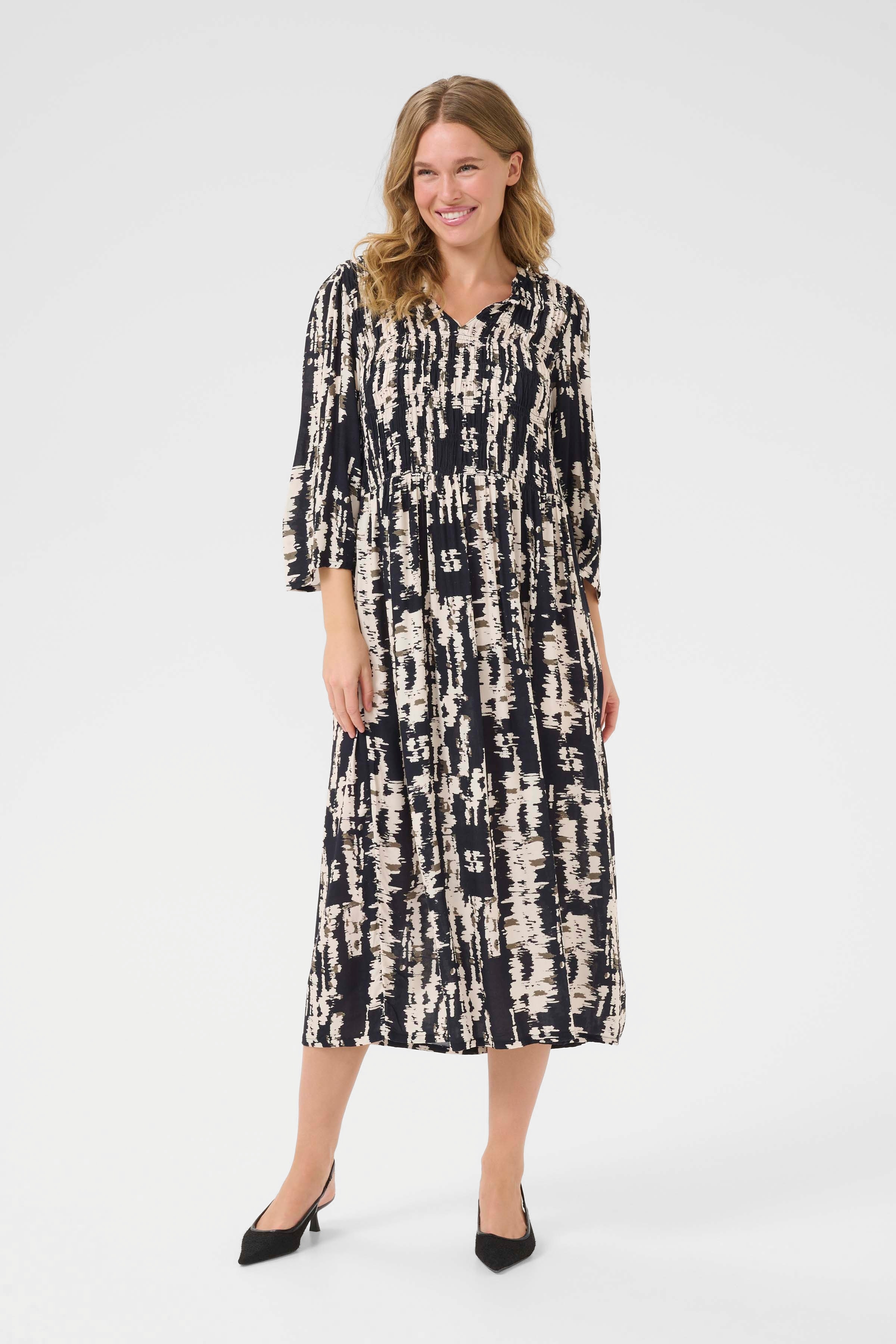 BPolivia Kleid LOOKBOOK FRONT 10590854-107519B