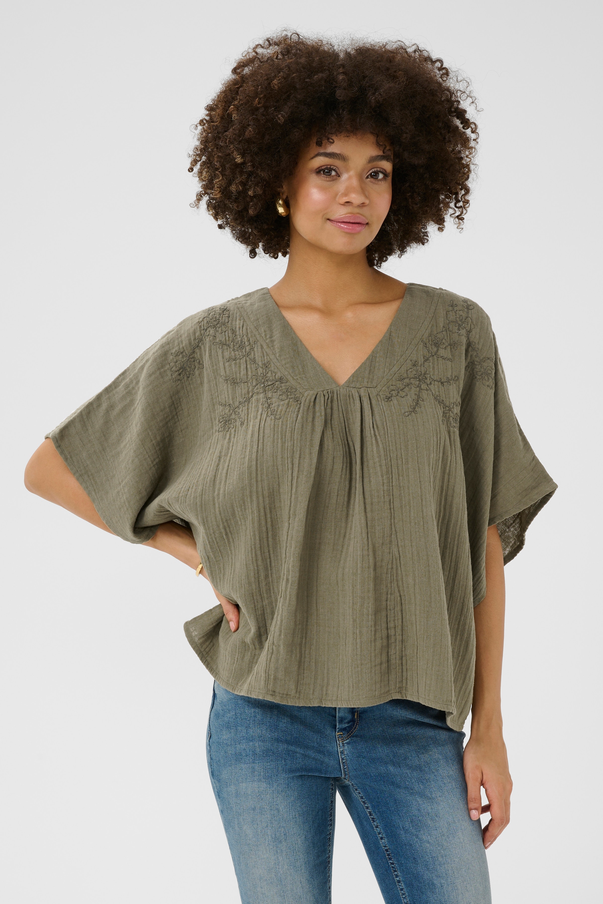 CUellis Bluse LOOKBOOK FRONT 50112179-170517