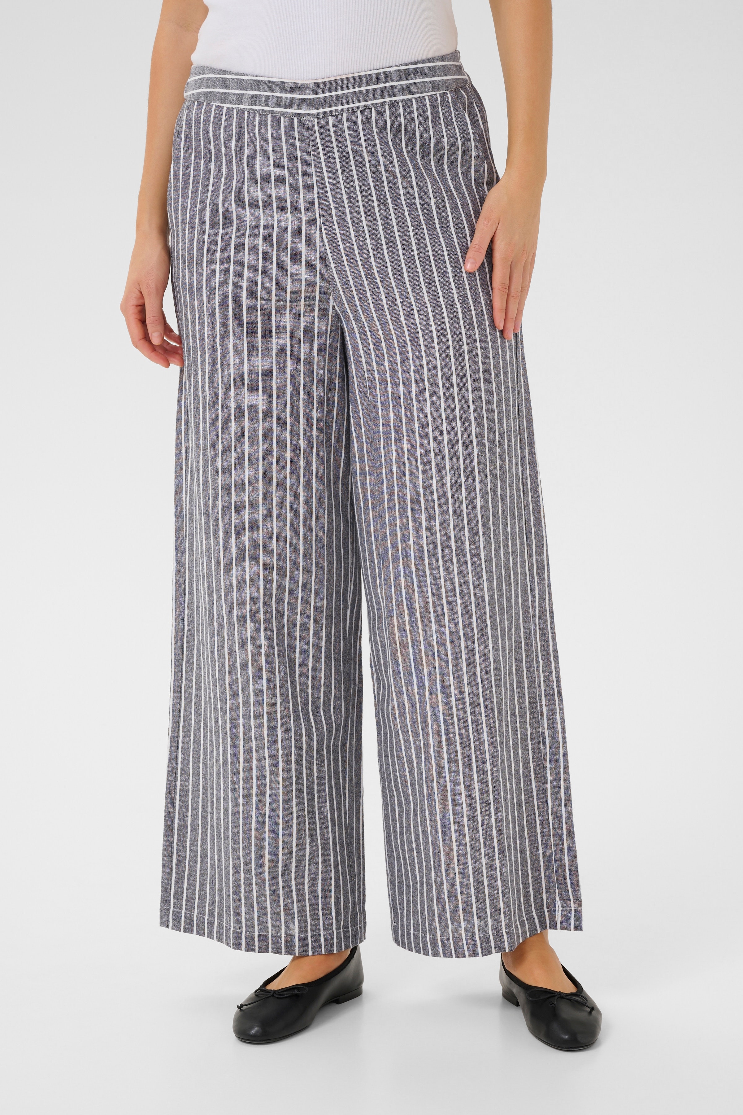 BPmalena Trousers LOOKBOOK FRONT 10590902-107818B