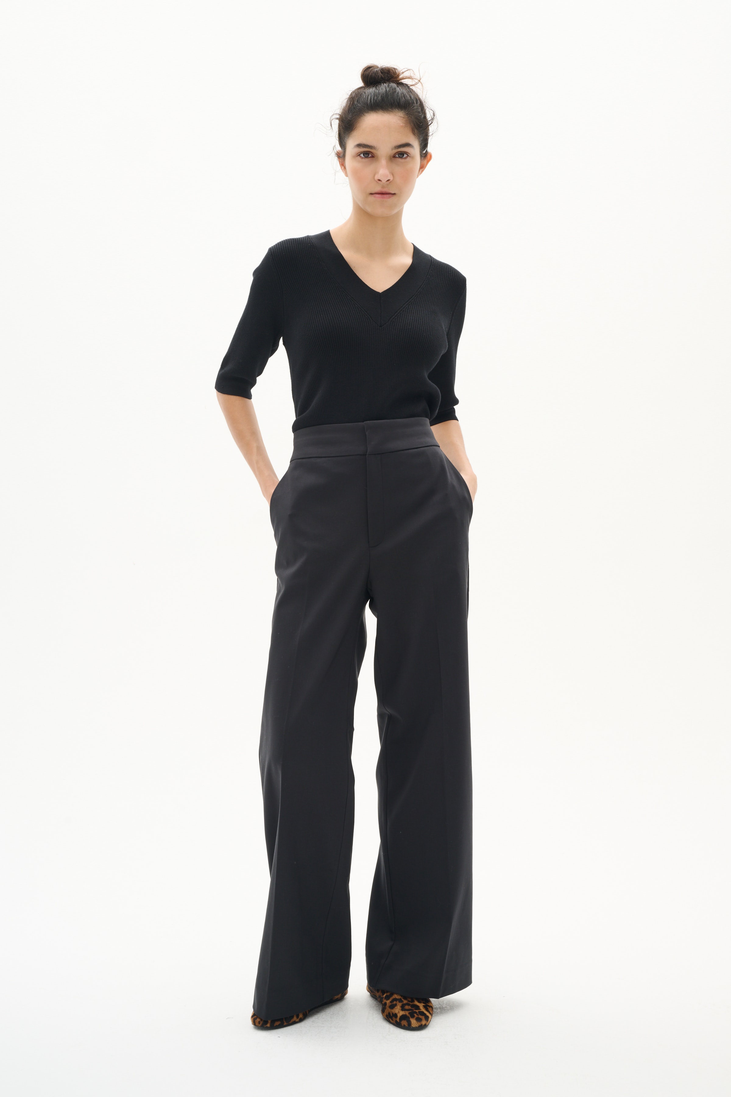 ZellaIW Trousers LOOKBOOK FRONT 30106240-194008