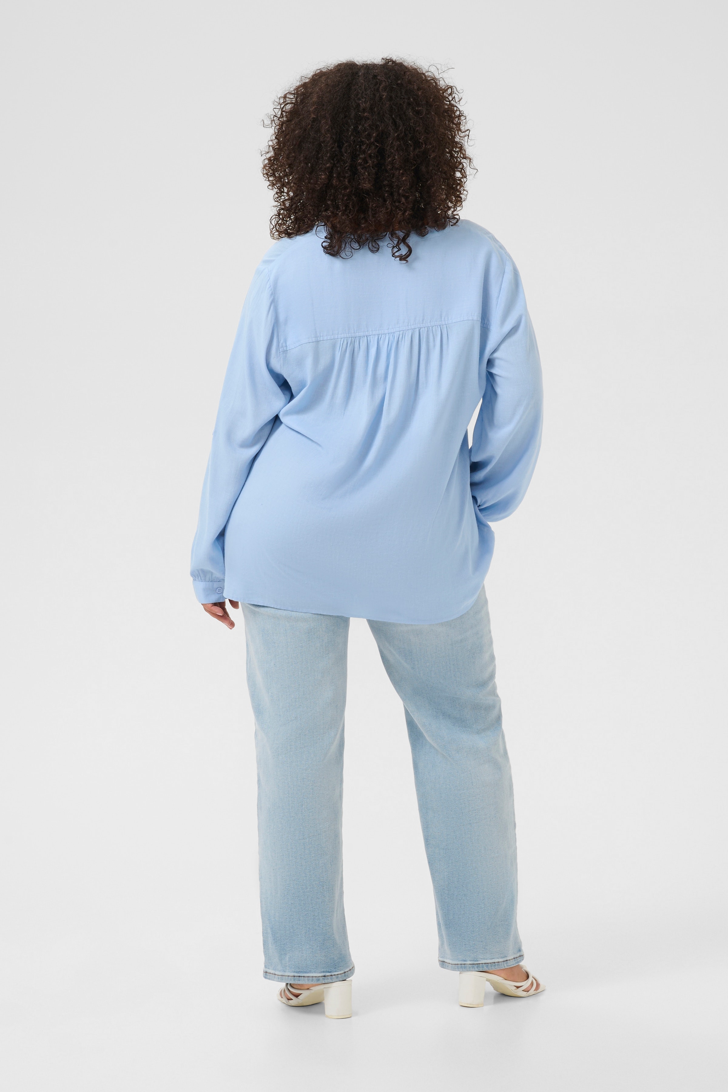 KCmille Linen blouse LOOKBOOK BACK 10582215-107124