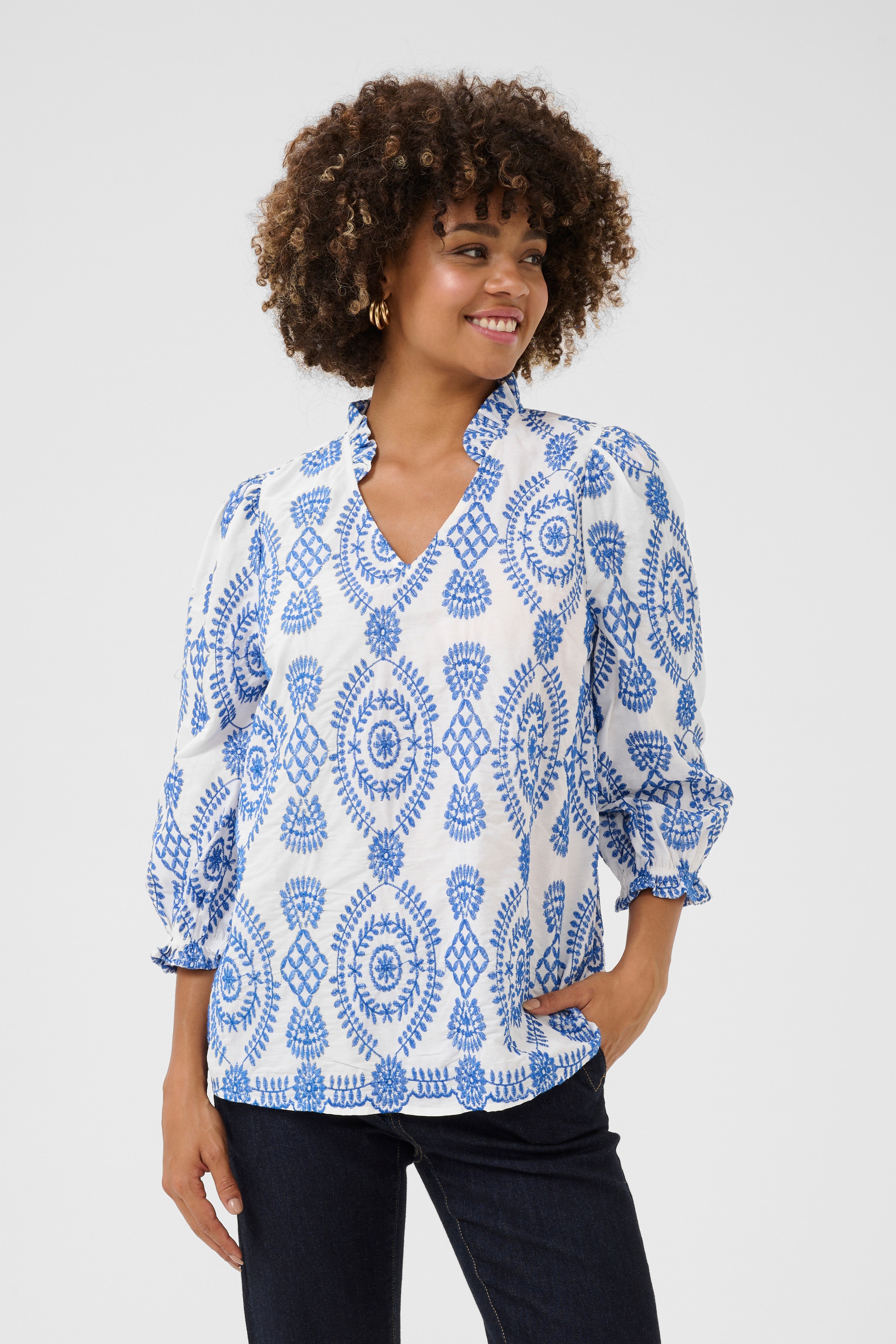 CUtia Bluse med broderi LOOKBOOK FRONT 50109439-107877