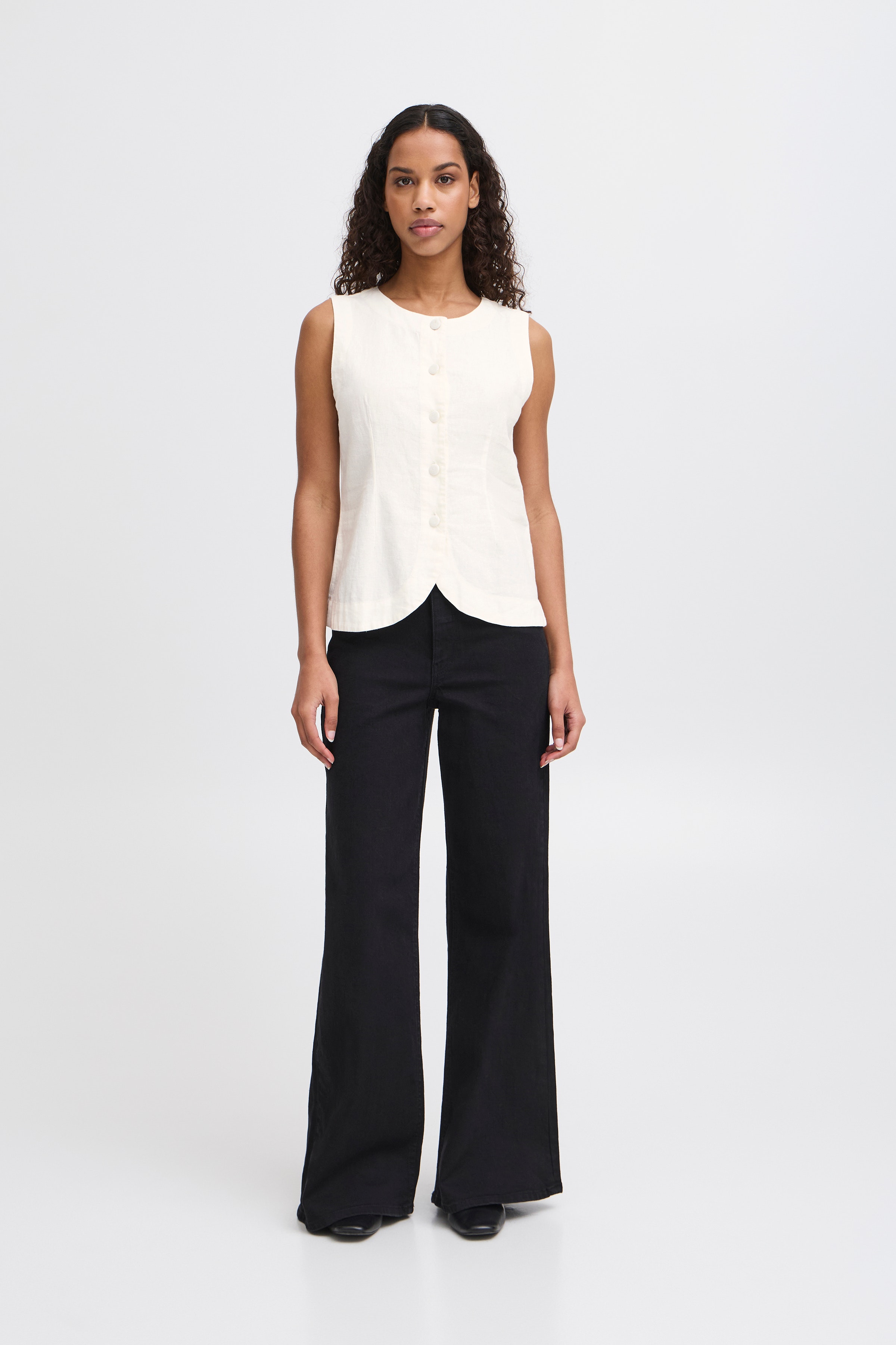 IHLINNO Waistcoat LOOKBOOK FRONT 20122914-114201
