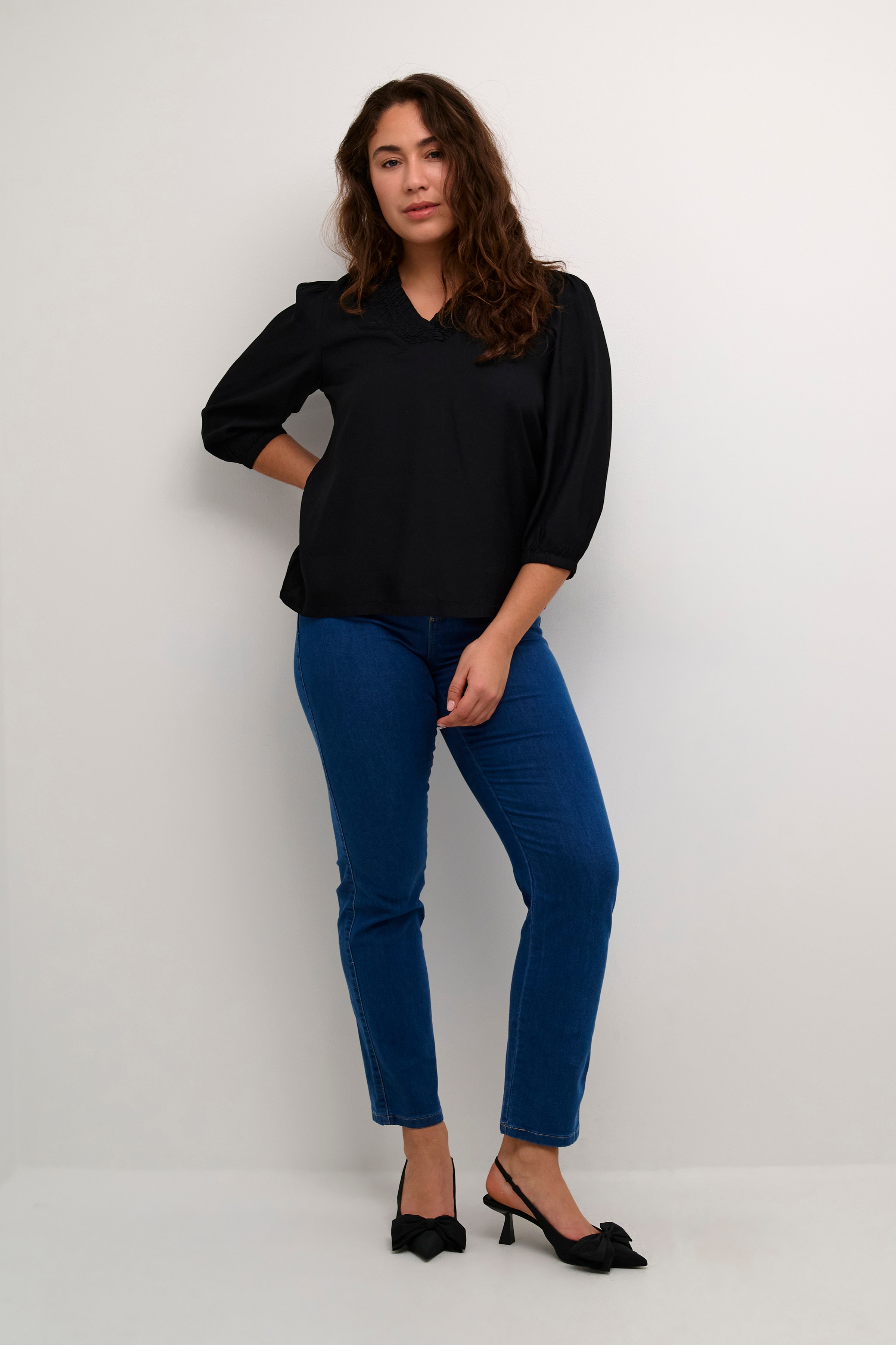 KAdahlia Bluse LOOKBOOK FRONT 10508408-100121