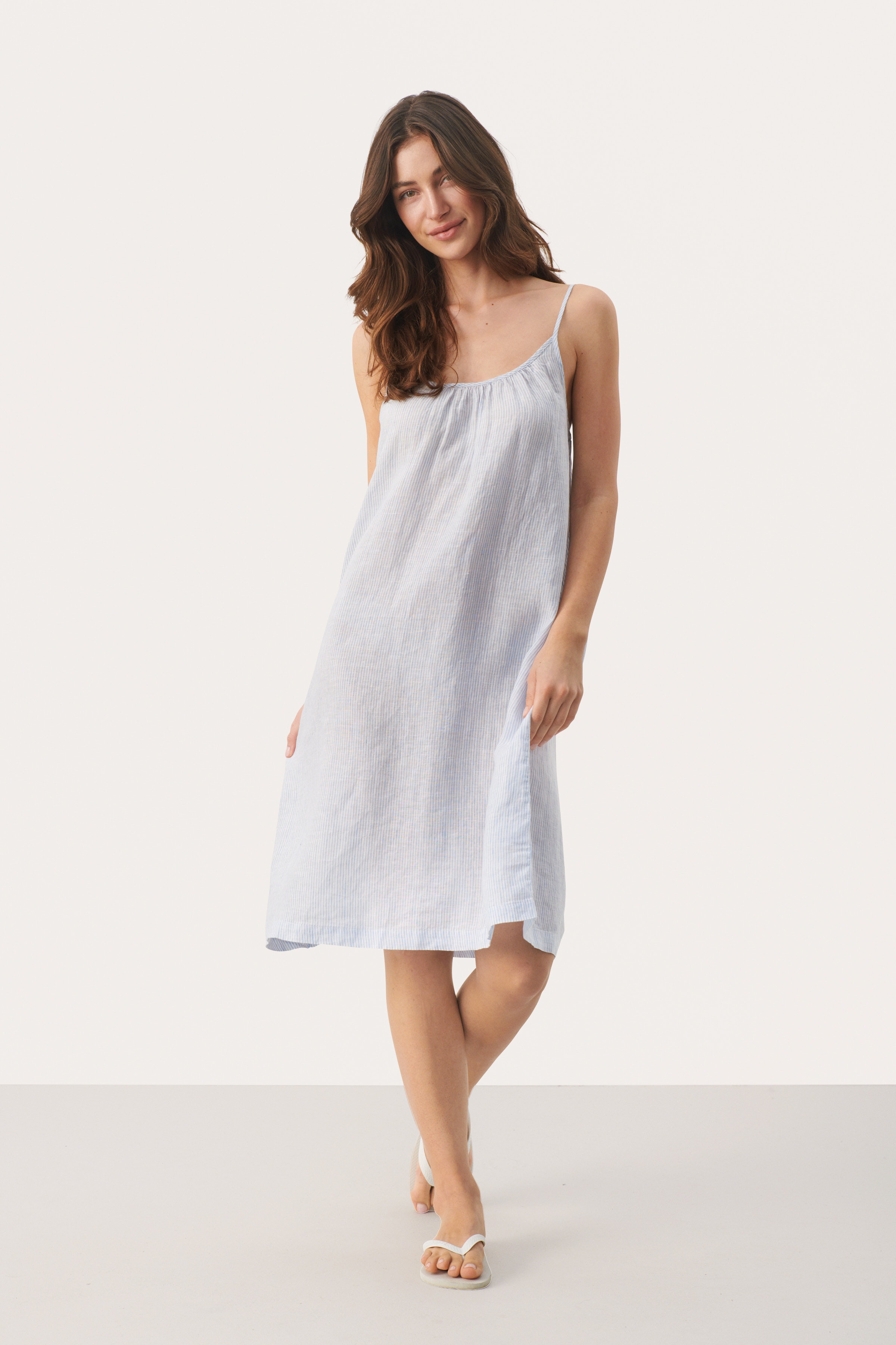 AlexianaPW Short linen dress LOOKBOOK FRONT 30308057-302907