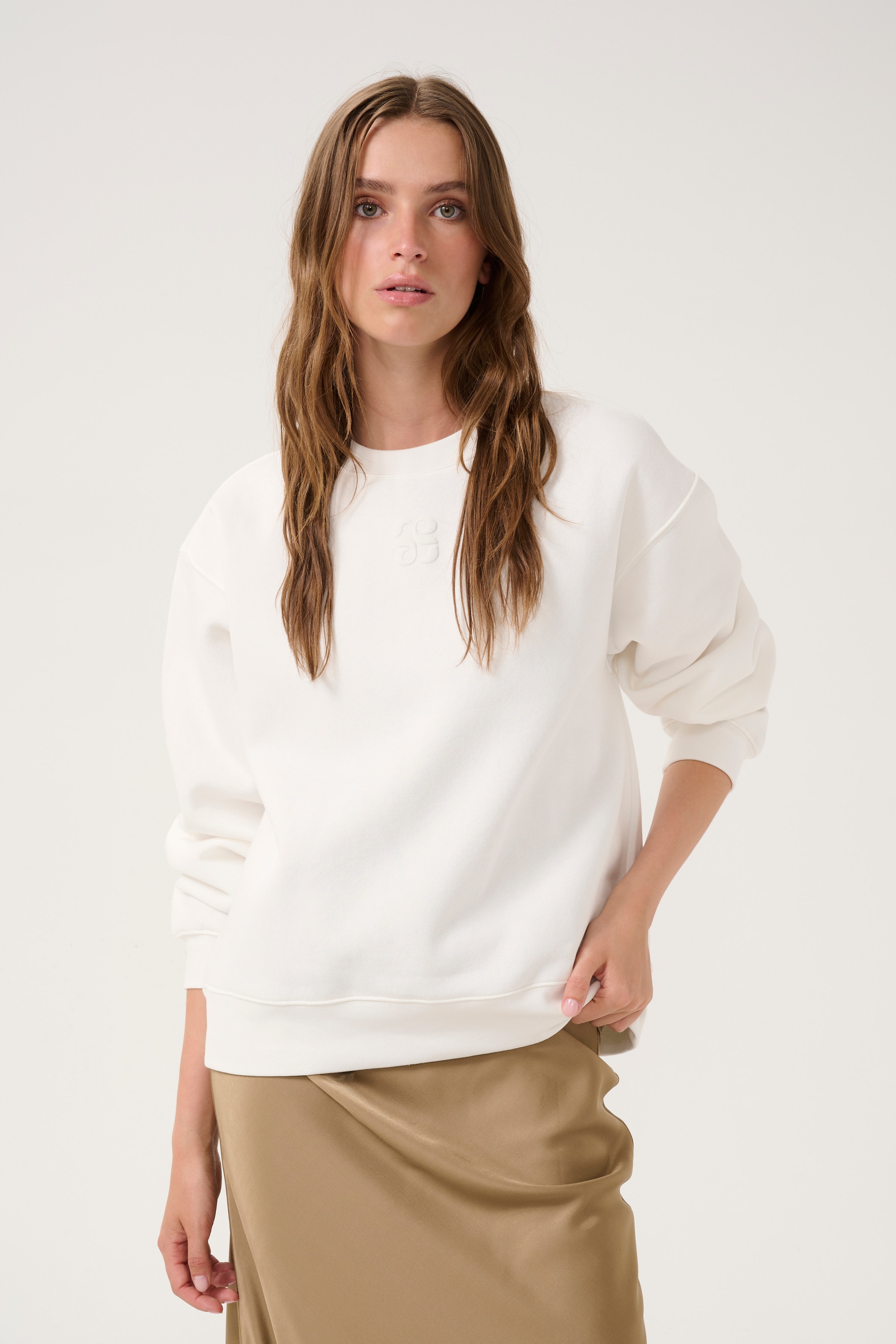 DiegoMW Sweatshirt LOOKBOOK FRONT 10704925-110602