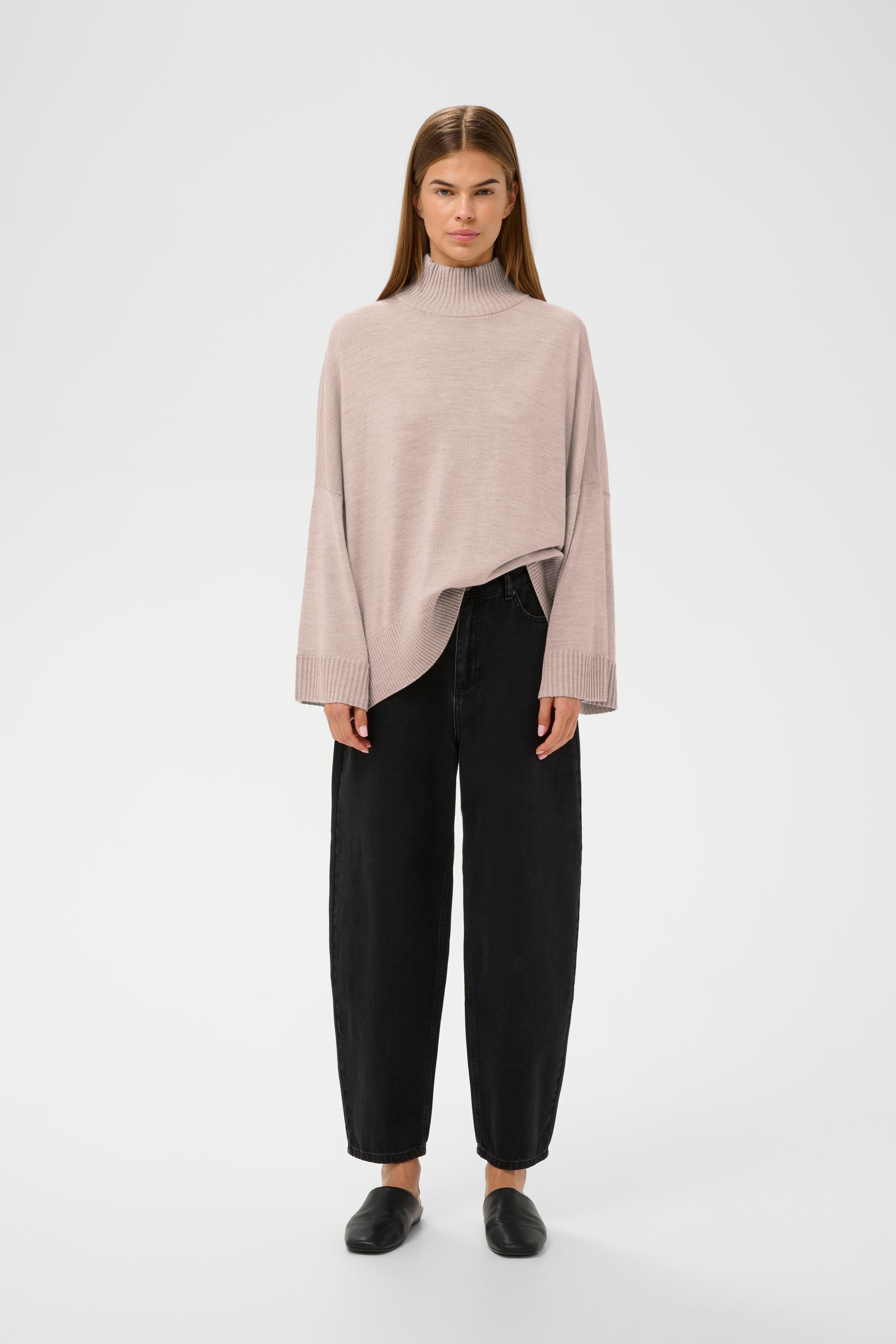 EternalIW Biella Pullover LOOKBOOK FRONT 30107838-300868