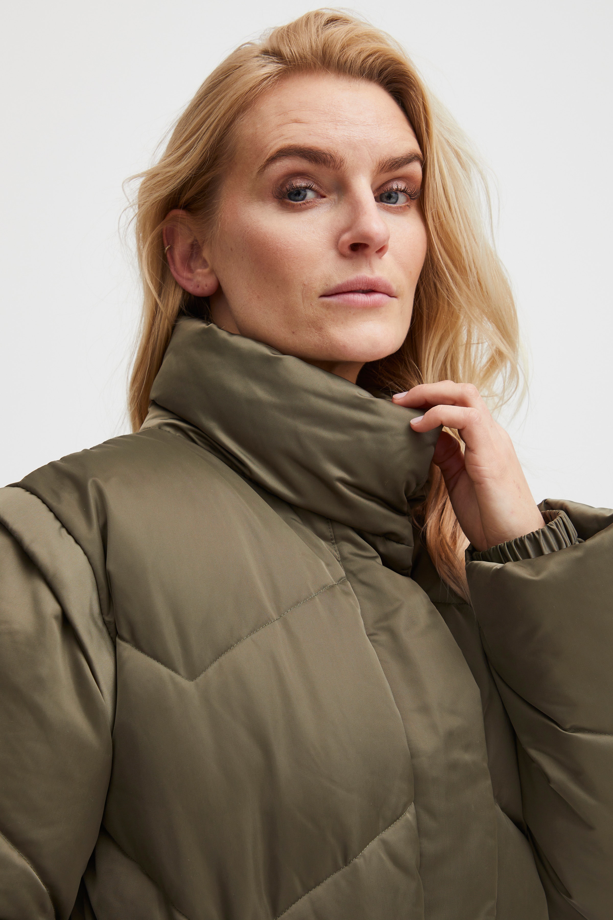 PZAVELYN Outerwear LOOKBOOK DETAIL 50207549-190510