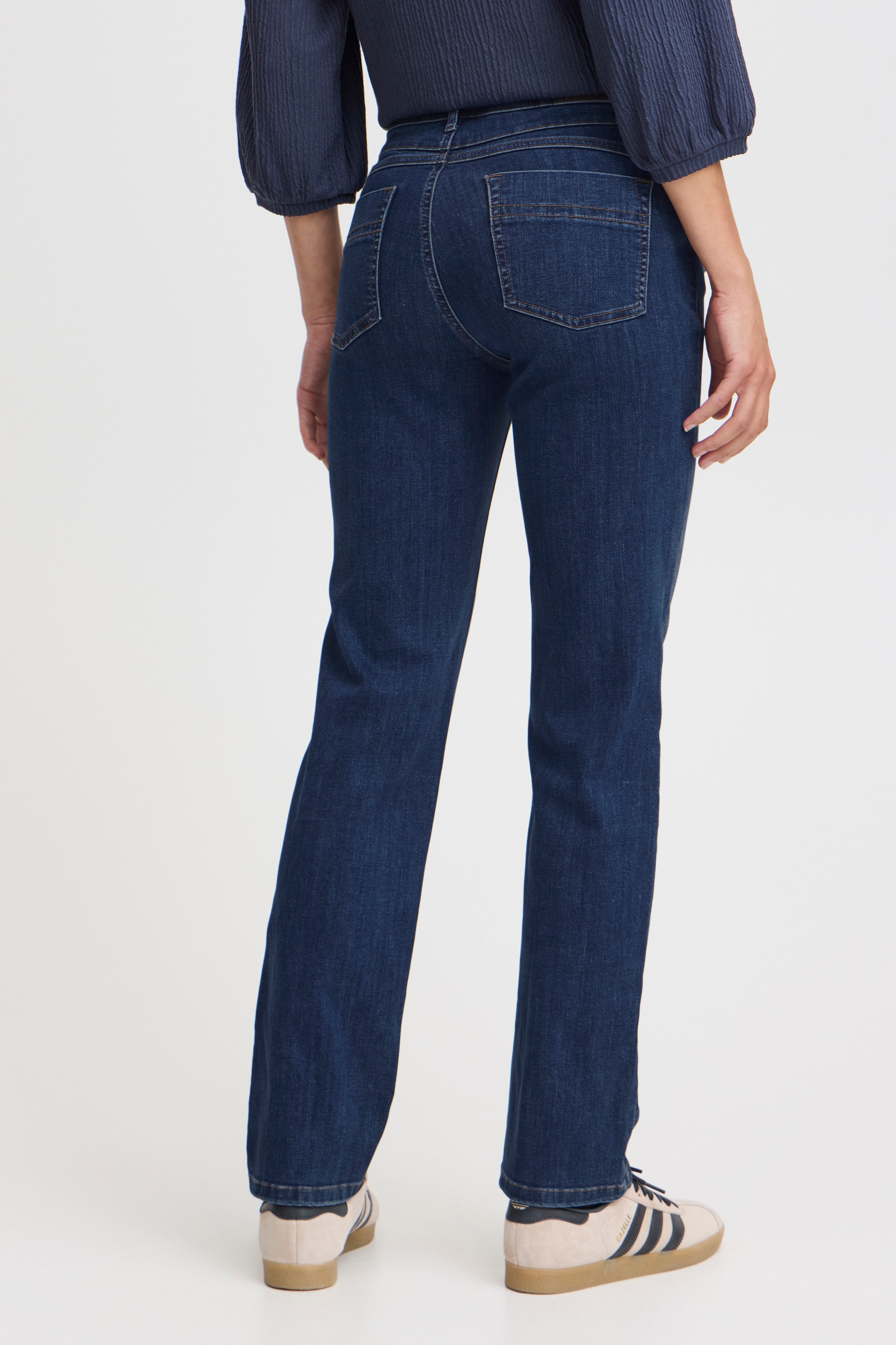 PZELLE HW Jeans Straight Leg LOOKBOOK FRONT 50208008-200002