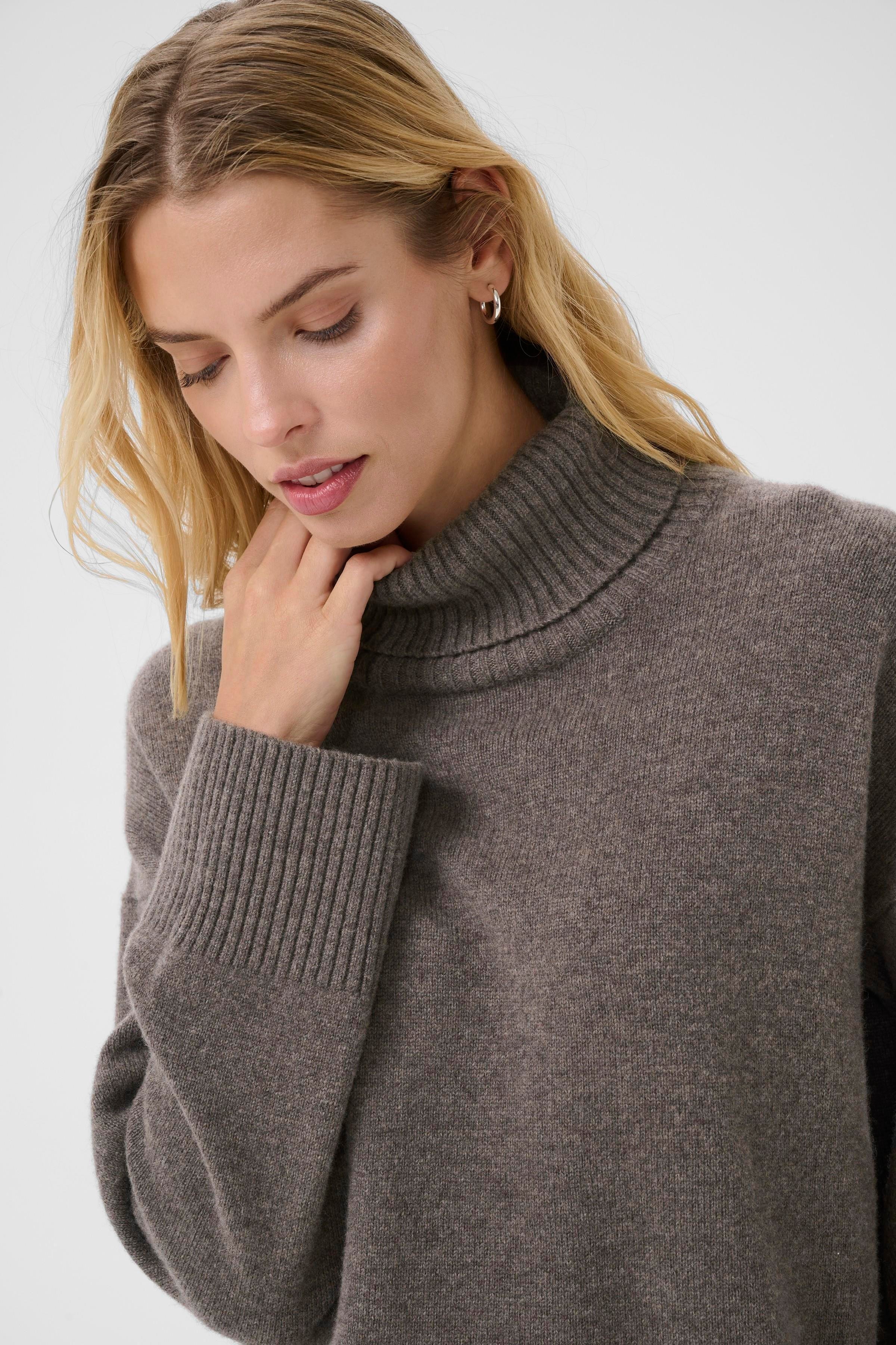 CorinaPW Pullover LOOKBOOK DETAIL 30310117-1813041