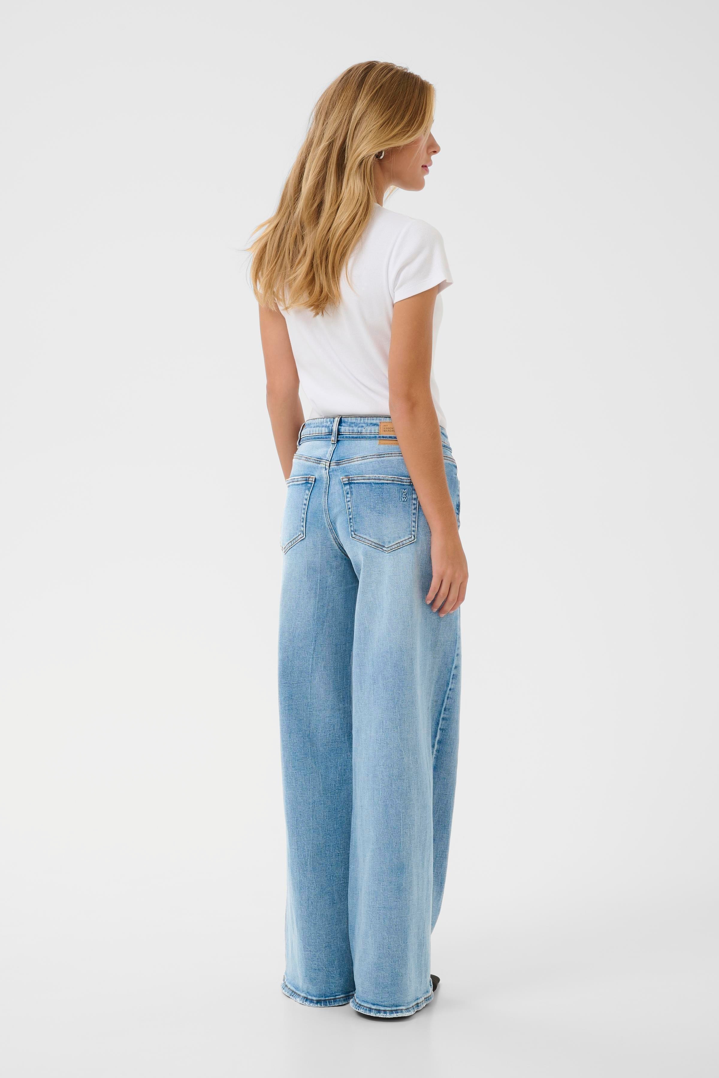 MWKaro 144 Mid X-Wide Jeans LOOKBOOK BACK 10705256-100046