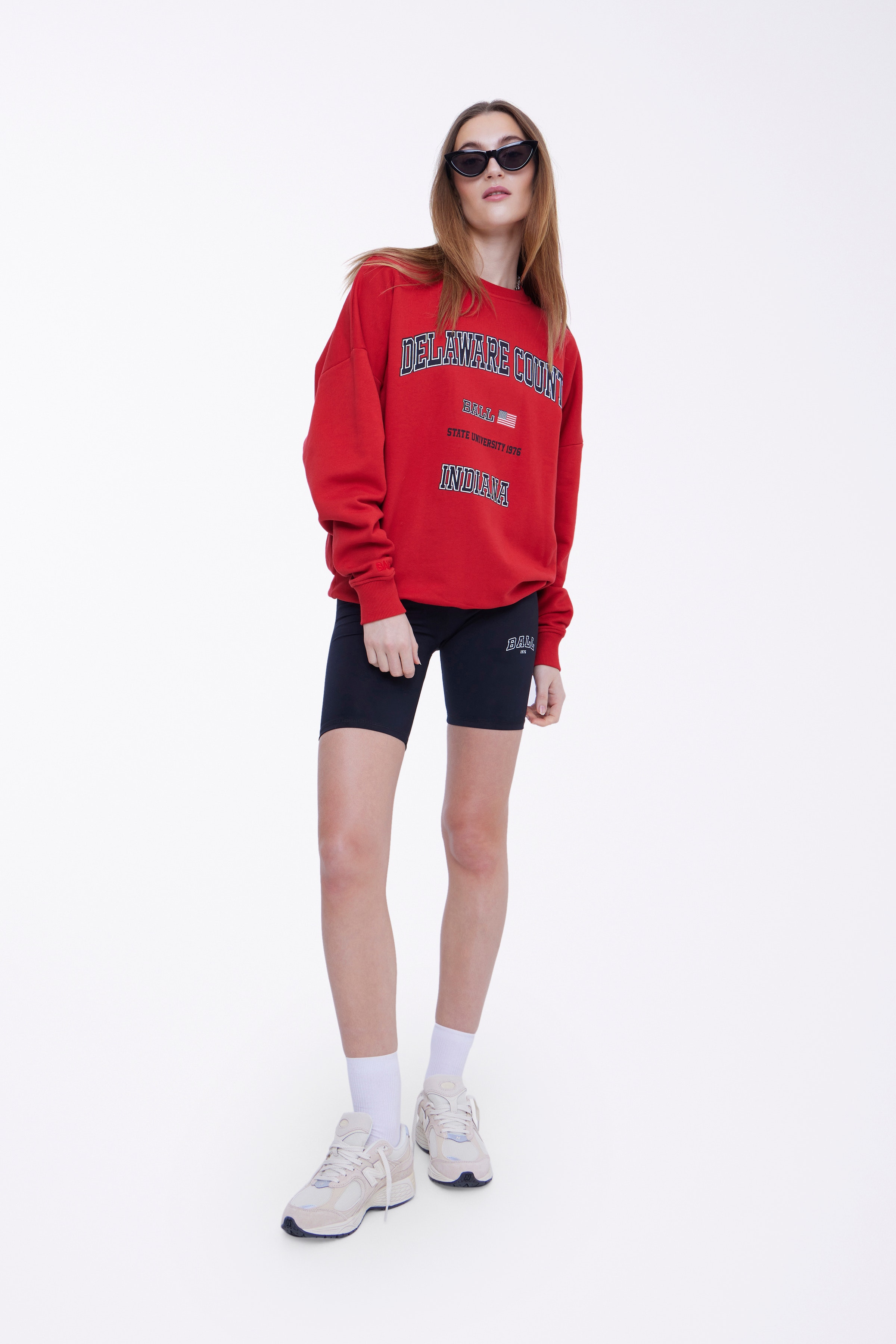 L. SMITH SWEATSHIRT LOOKBOOK FRONT 50400051-181453