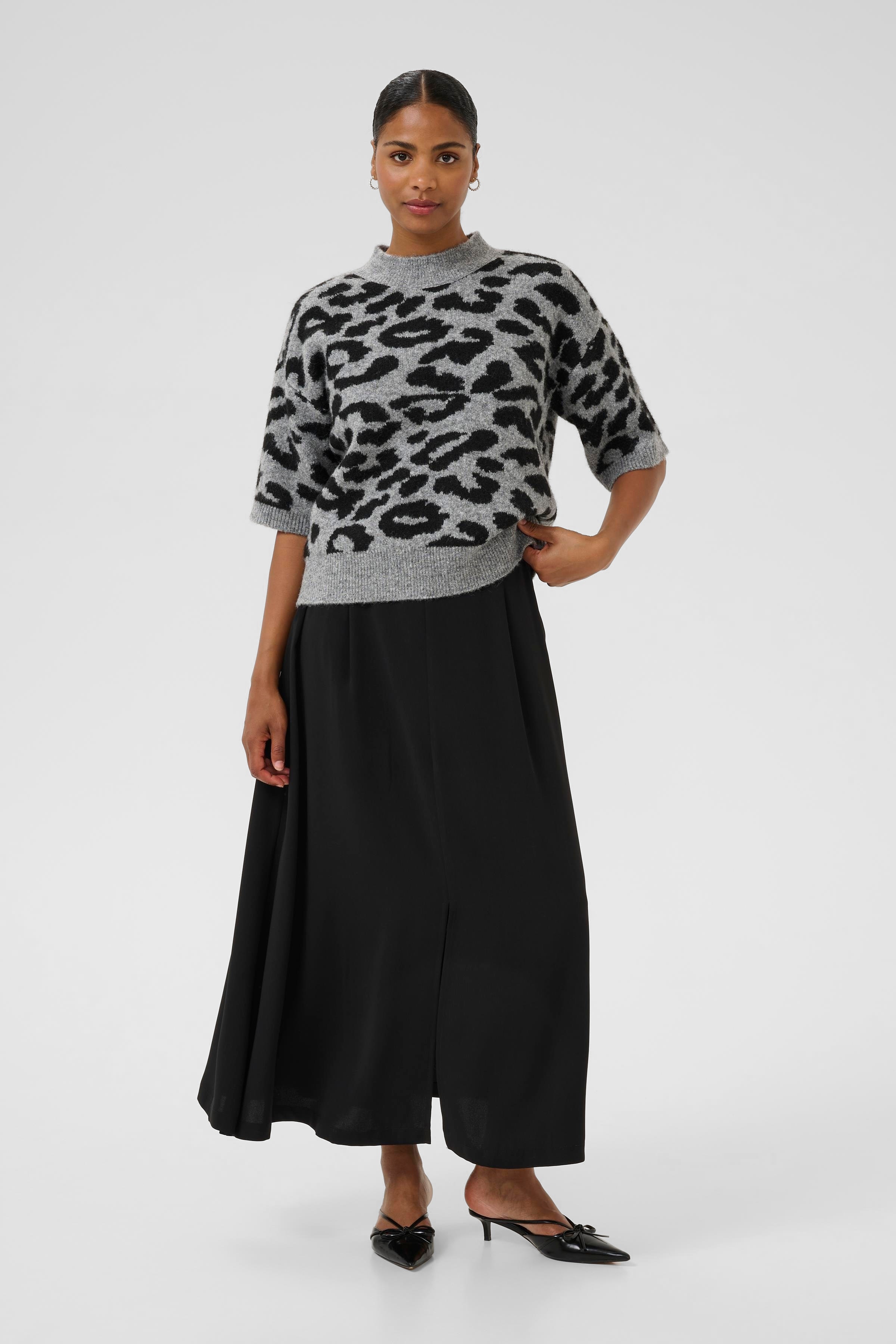 KAsandra Pullover LOOKBOOK FRONT 10510453-108298