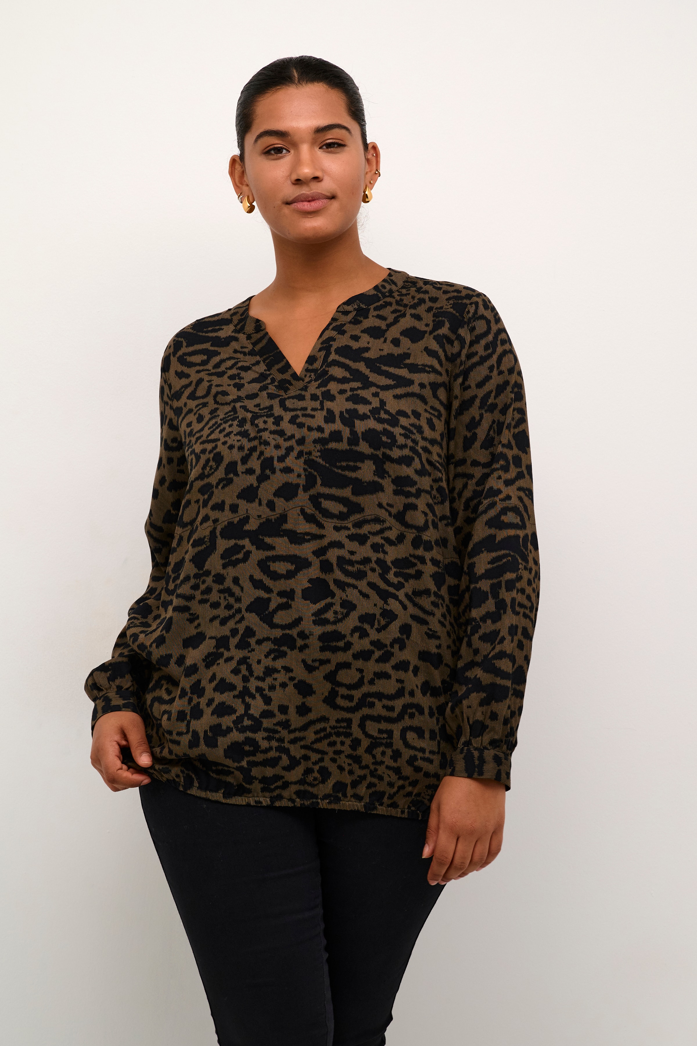 KCdiana Blouse Léopard LOOKBOOK FRONT 10581815-106279