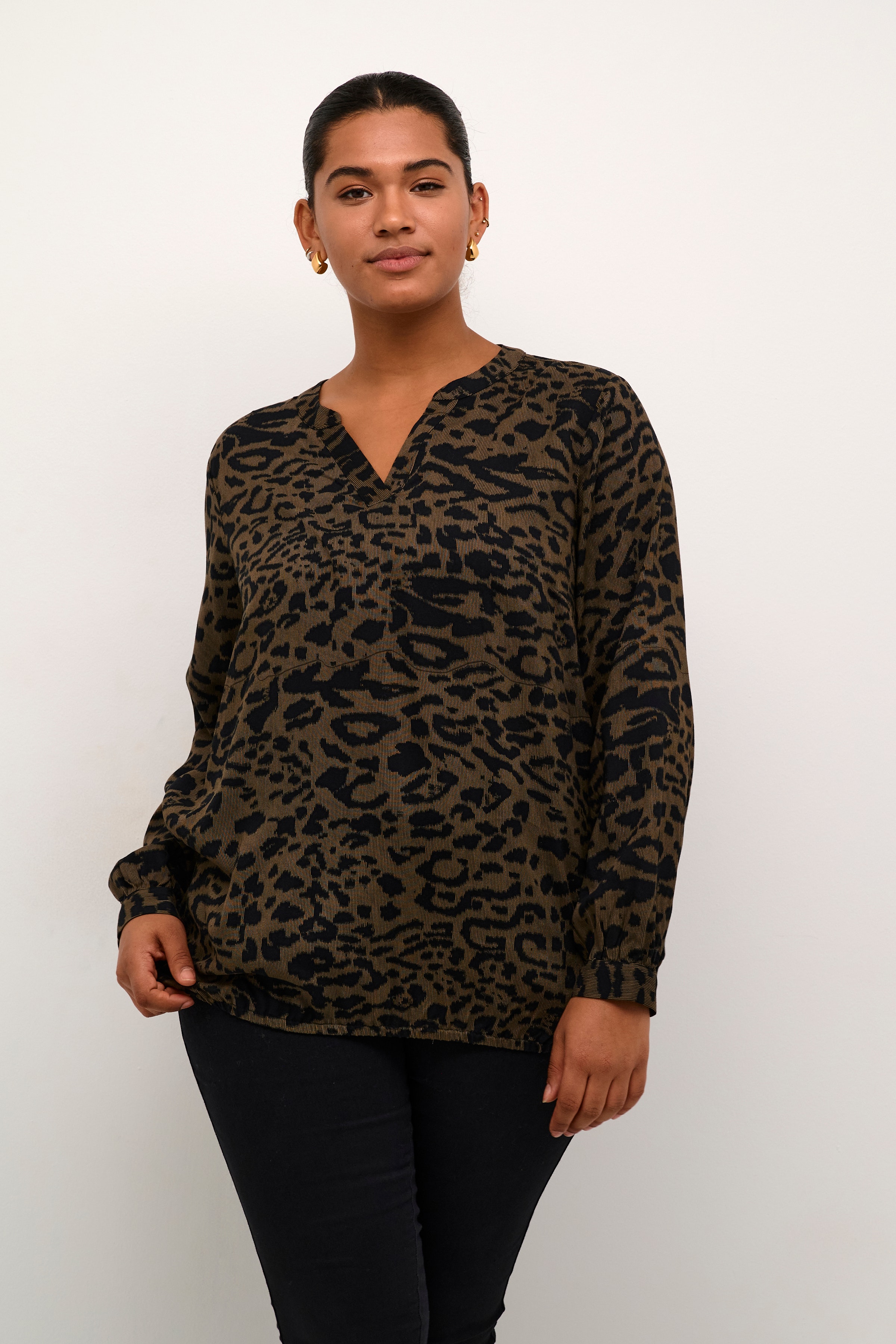 KCdiana Leopard Blouse LOOKBOOK FRONT 10581815-106279