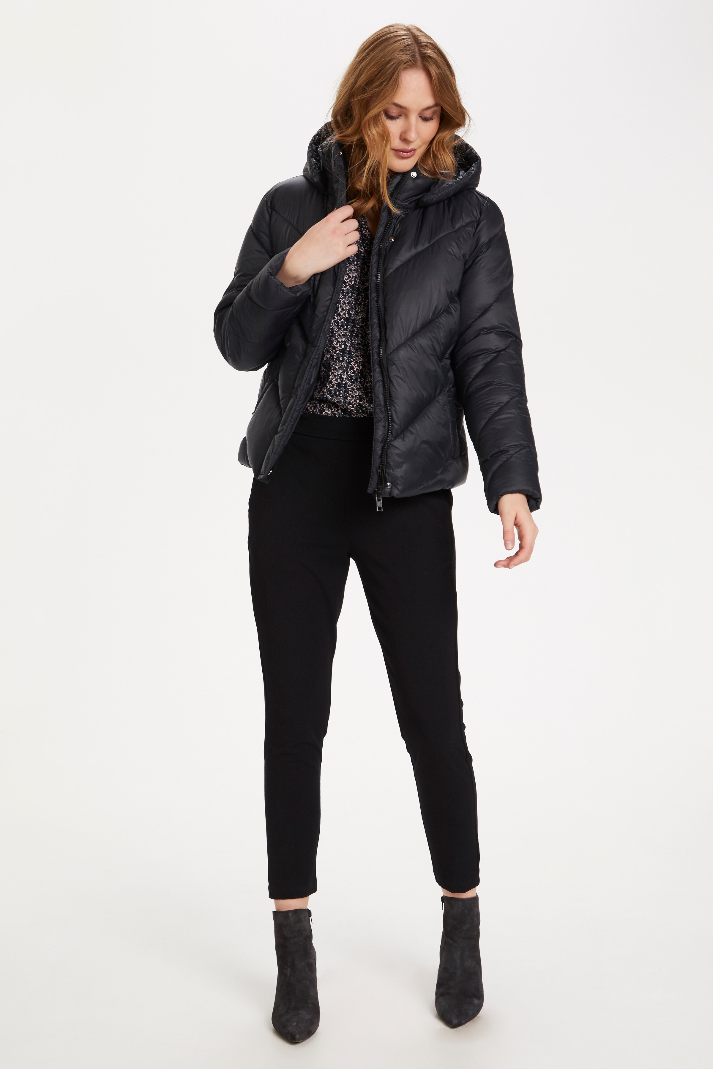 CatjaSZ Ytterplagg LOOKBOOK FRONT 30510593-193911