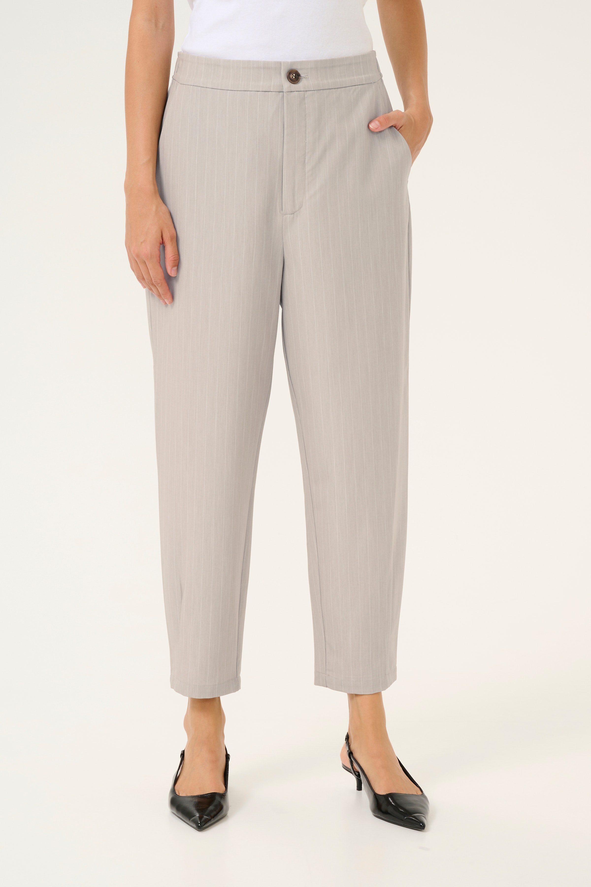 KAesther Hose LOOKBOOK FRONT 10509579-107069