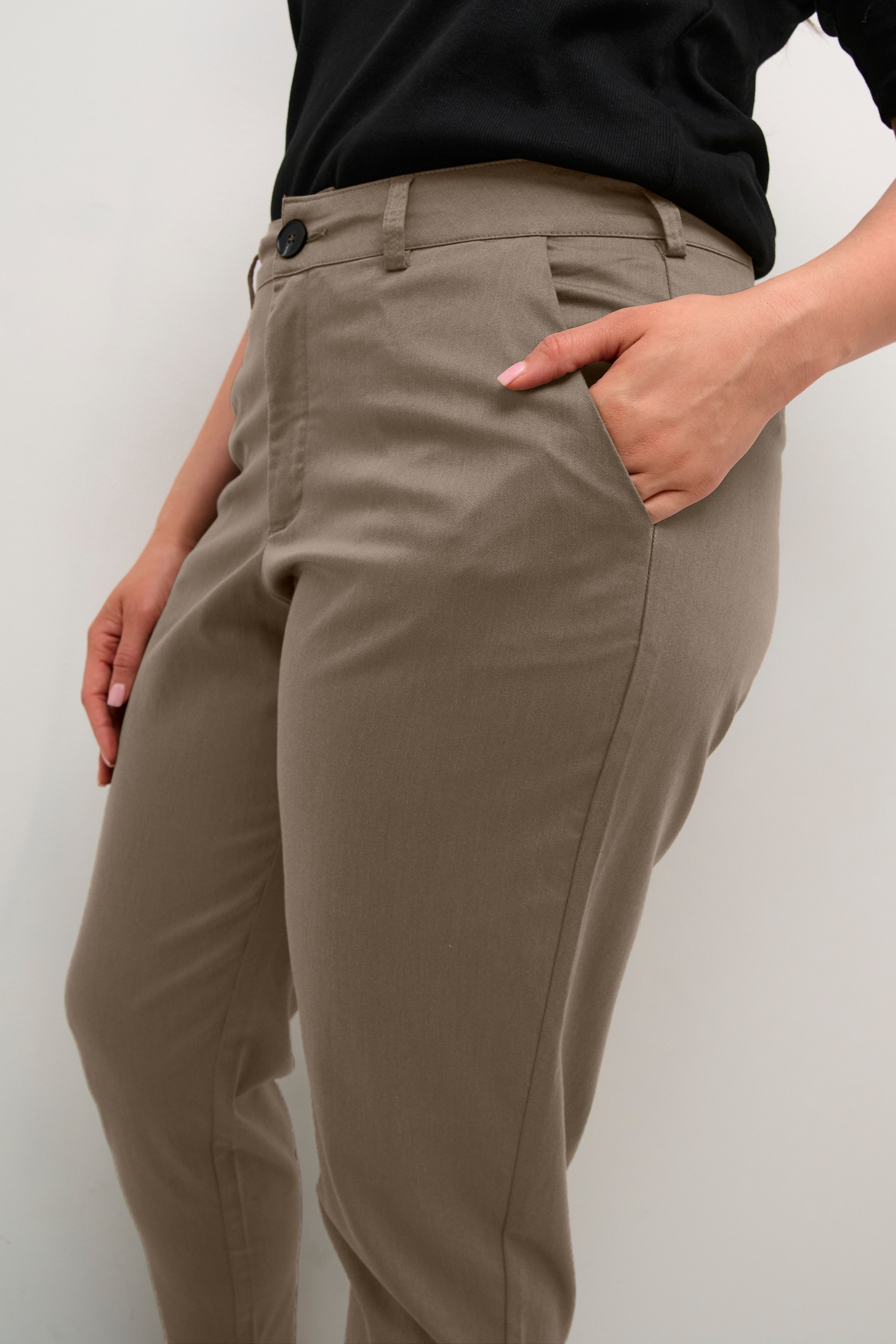 KCleana Trousers LOOKBOOK DETAIL 10581546-190810