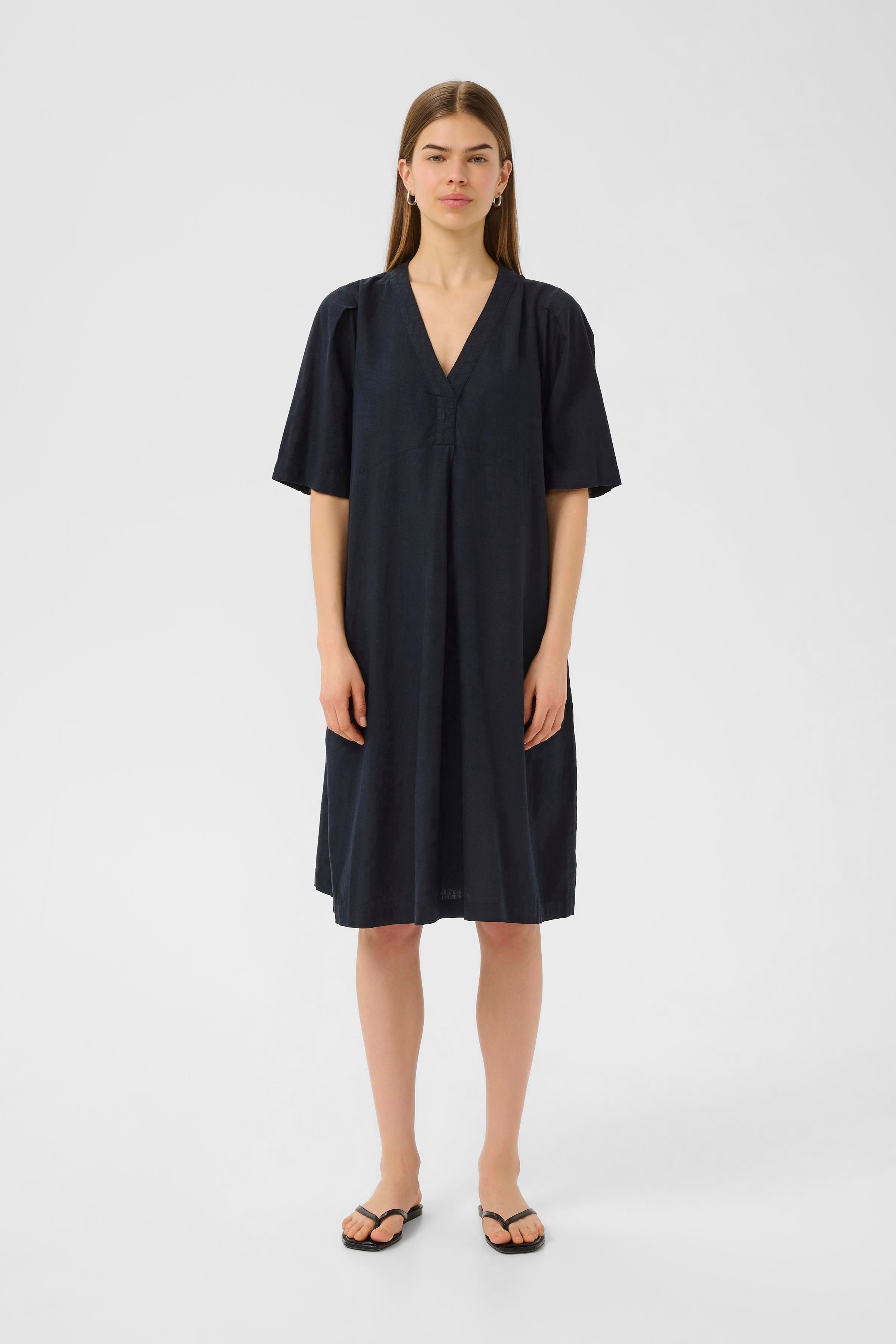 EllieIW Linnen Dress LOOKBOOK FRONT 30109316-300005