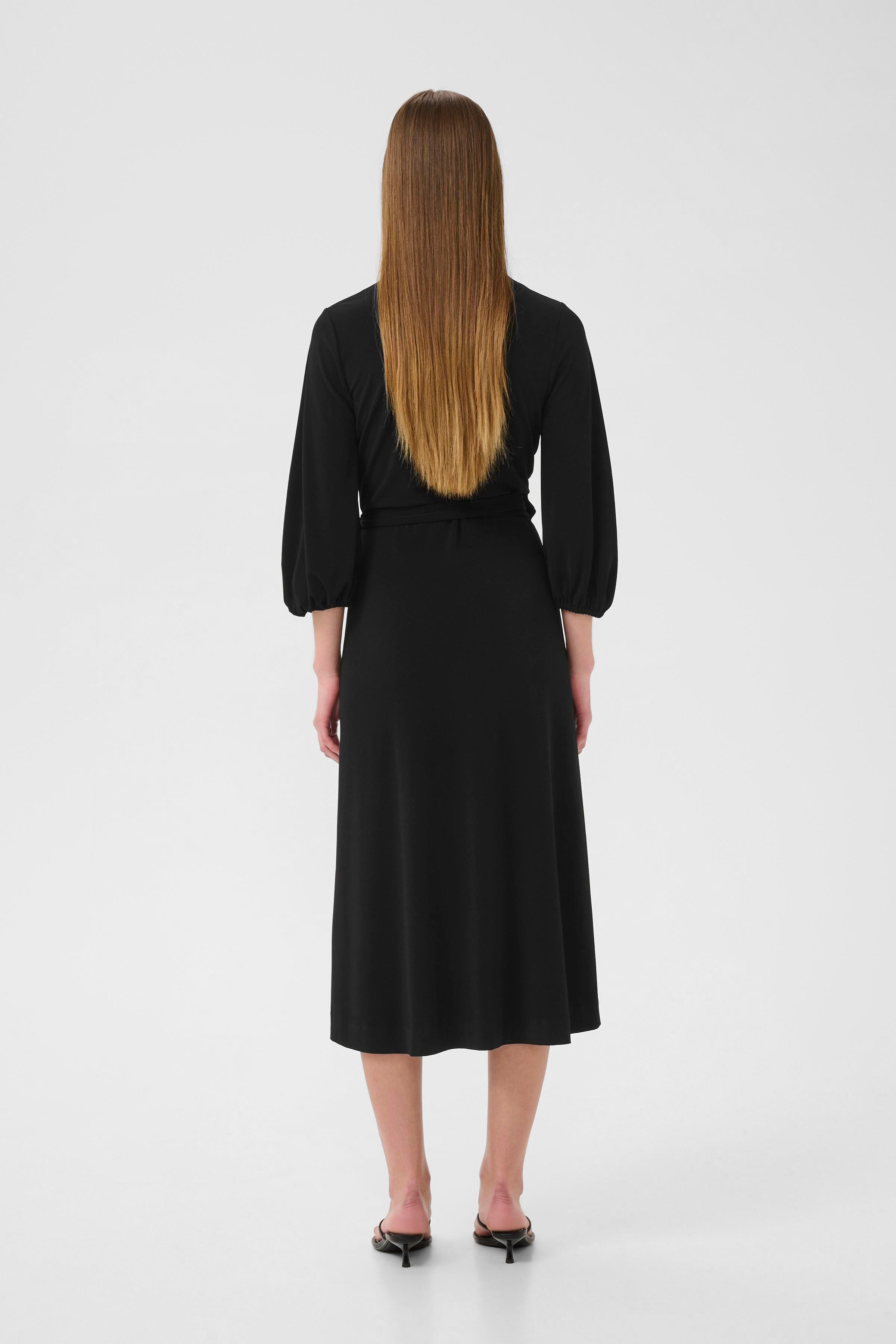 GaldriaIW Wrap Kjole LOOKBOOK FRONT 30110952-194008
