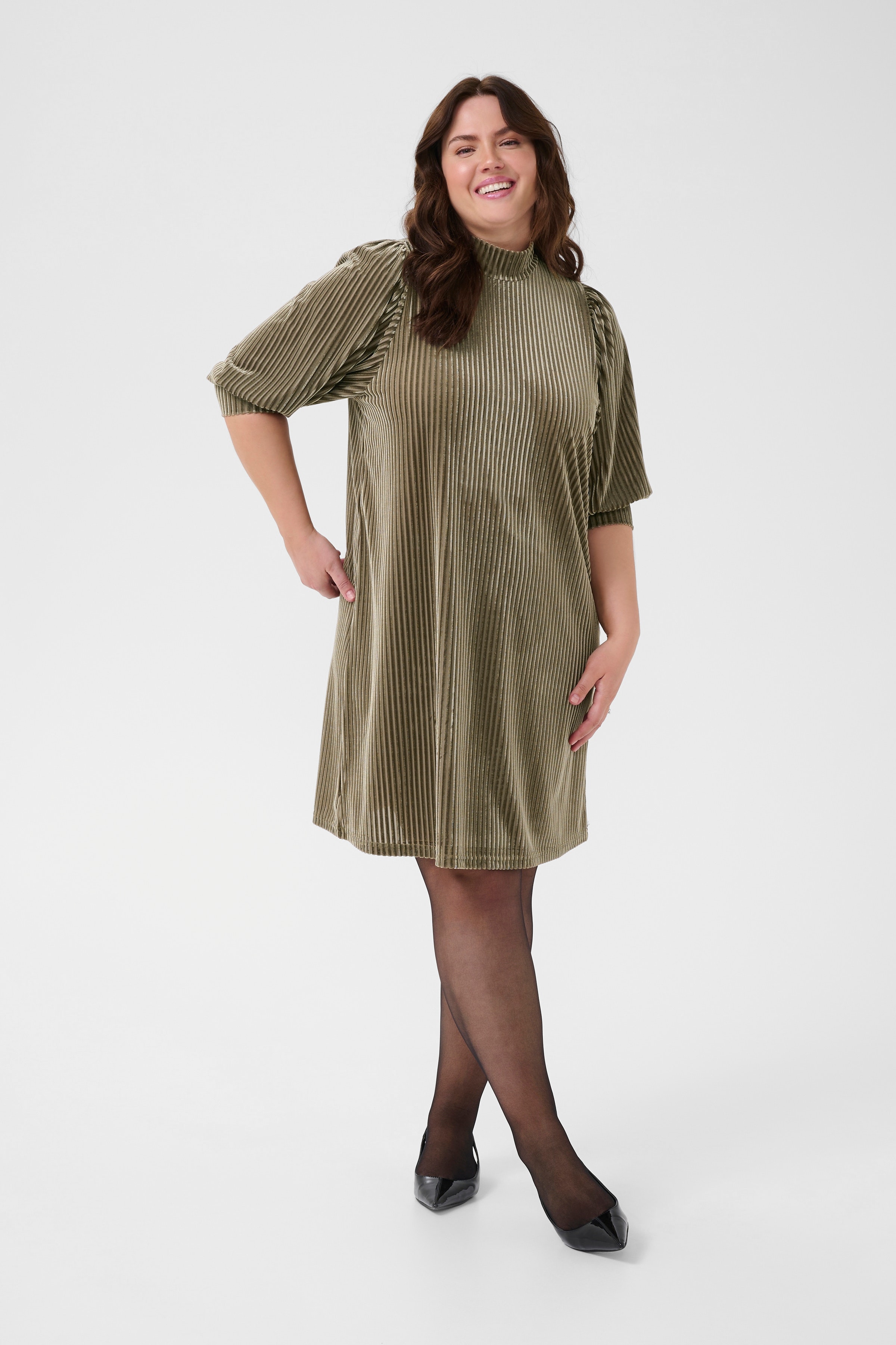 KCcacanna Velourskleid LOOKBOOK FRONT 10581209-190808