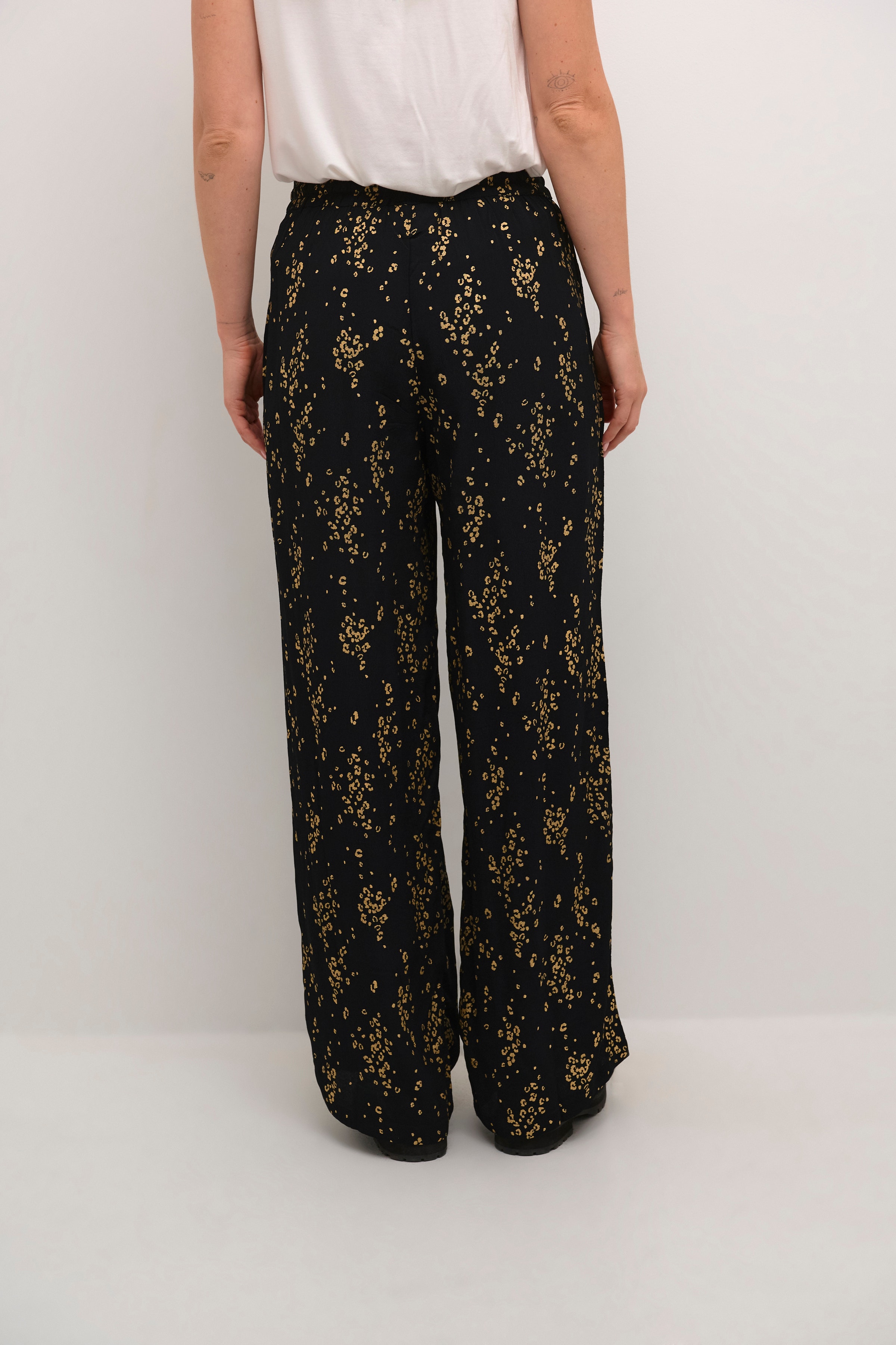 BPally Trousers LOOKBOOK BACK 10590581-105307B