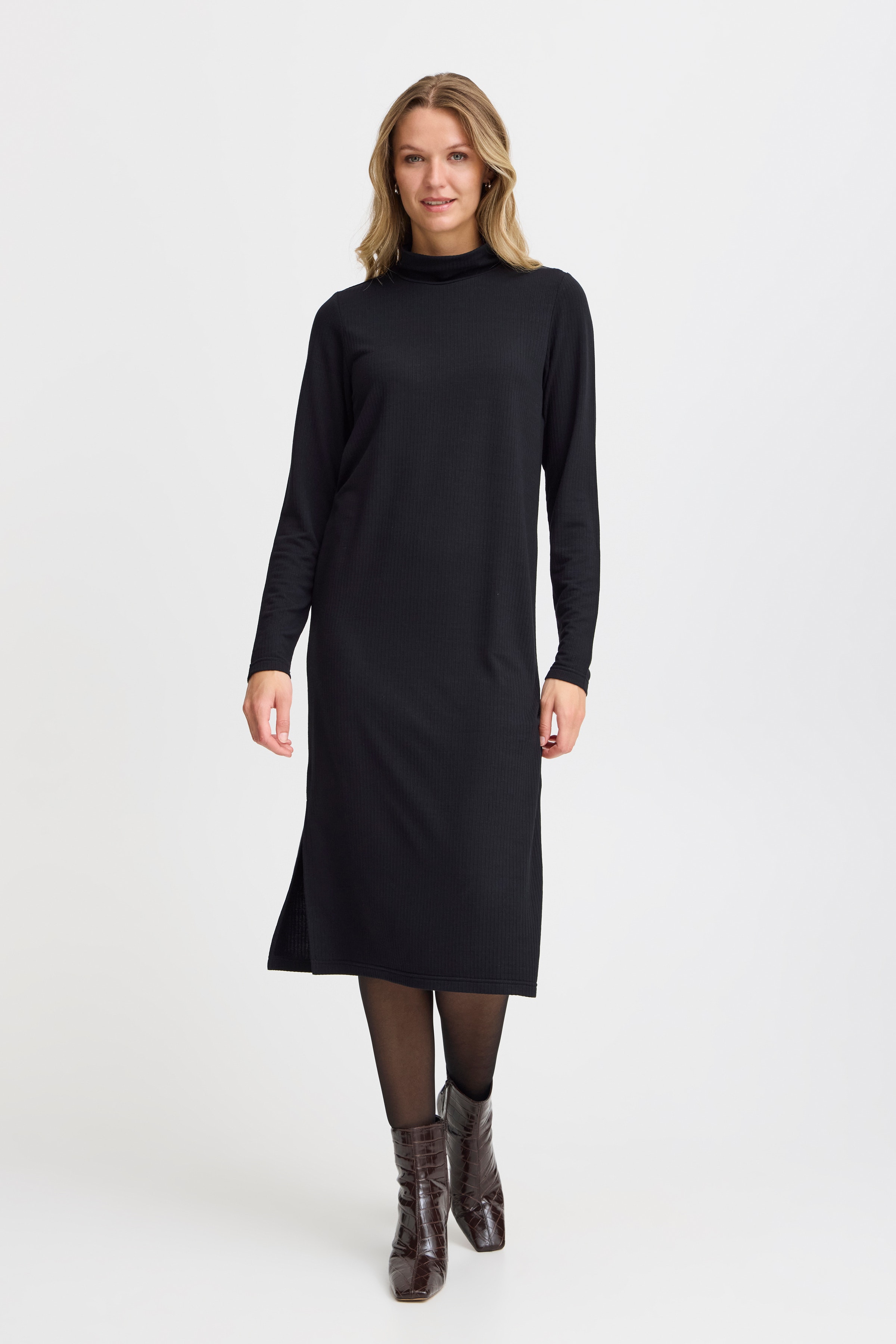 FRNINNA Kjole LOOKBOOK FRONT 20614688-200113