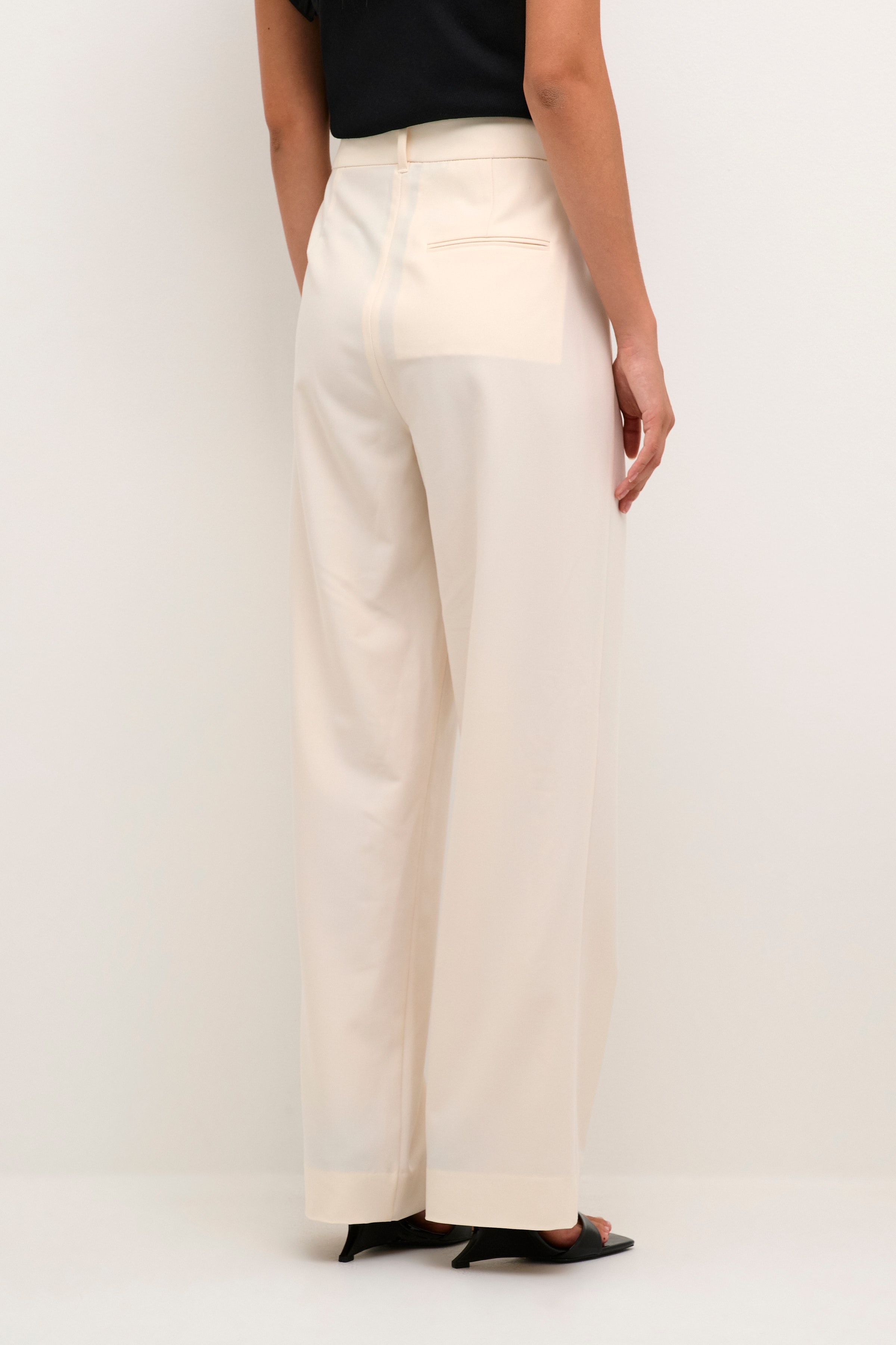 OliseKB Trousers LOOKBOOK FRONT 10104924-110103