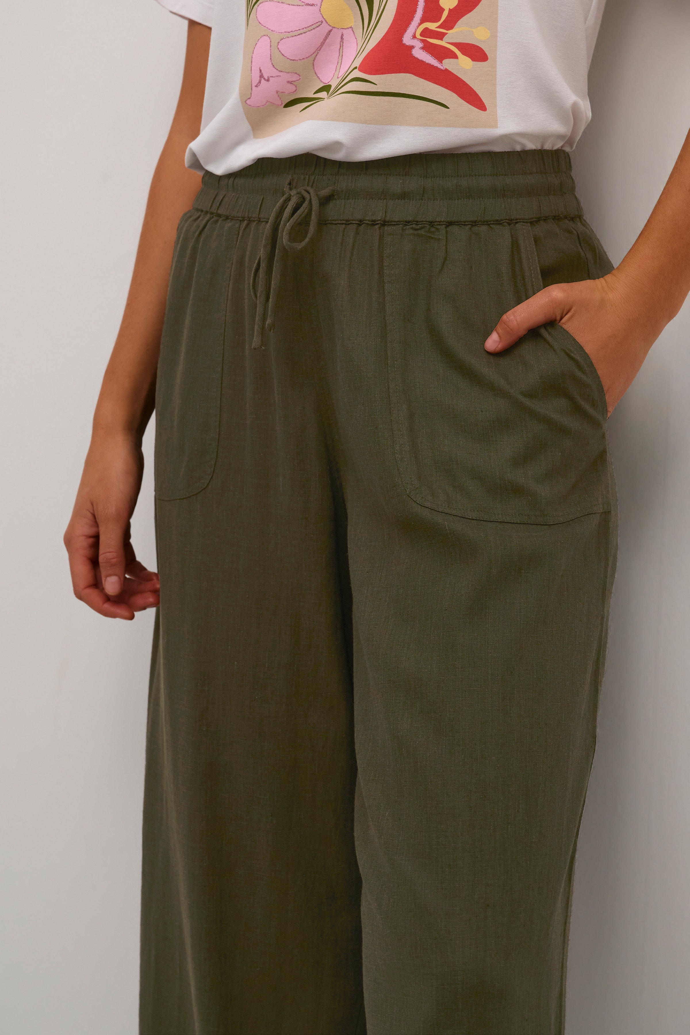 KAmilia Linen trousers LOOKBOOK DETAIL 10508314-190414