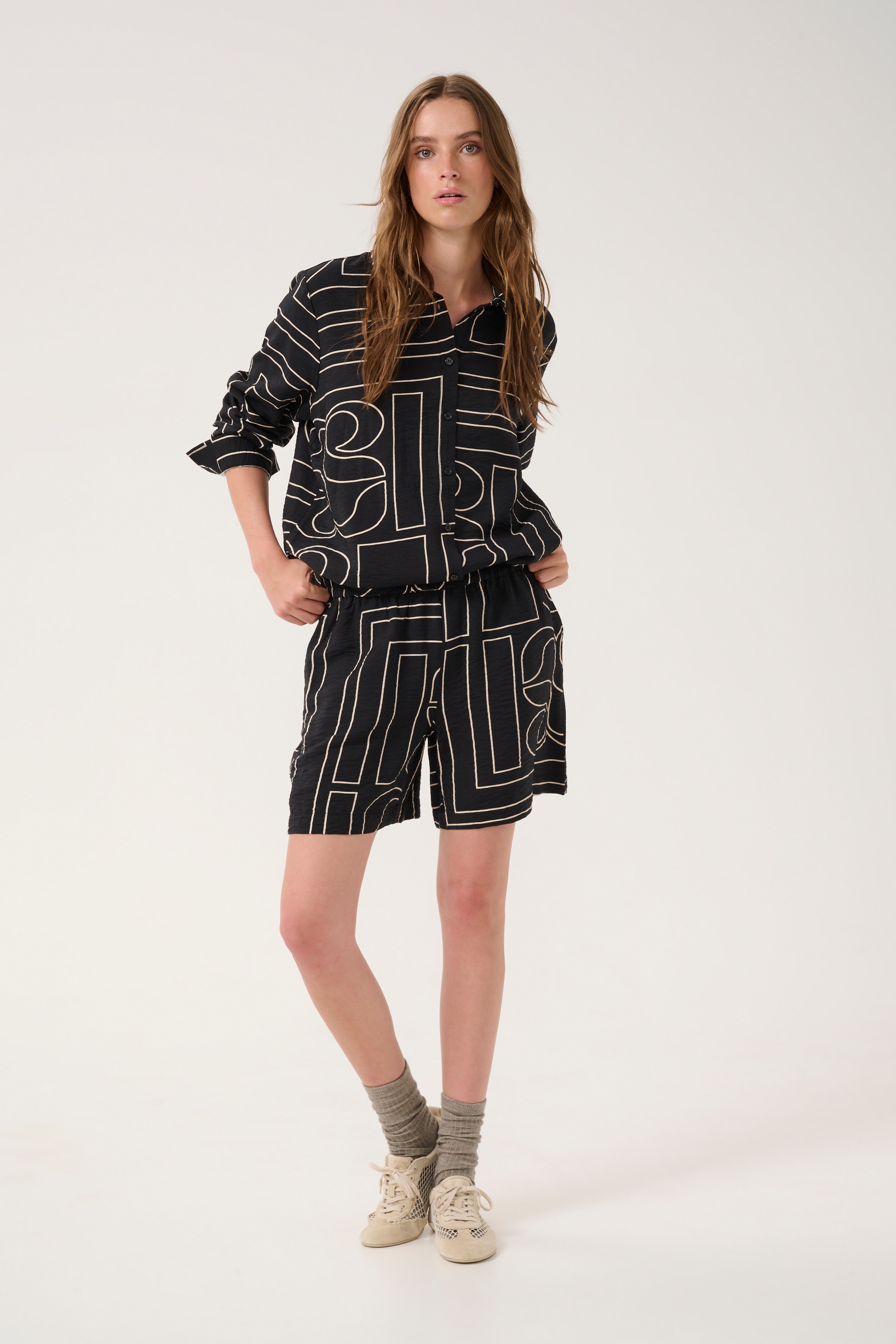 KellyMW Hemd LOOKBOOK FRONT 10705100-107470