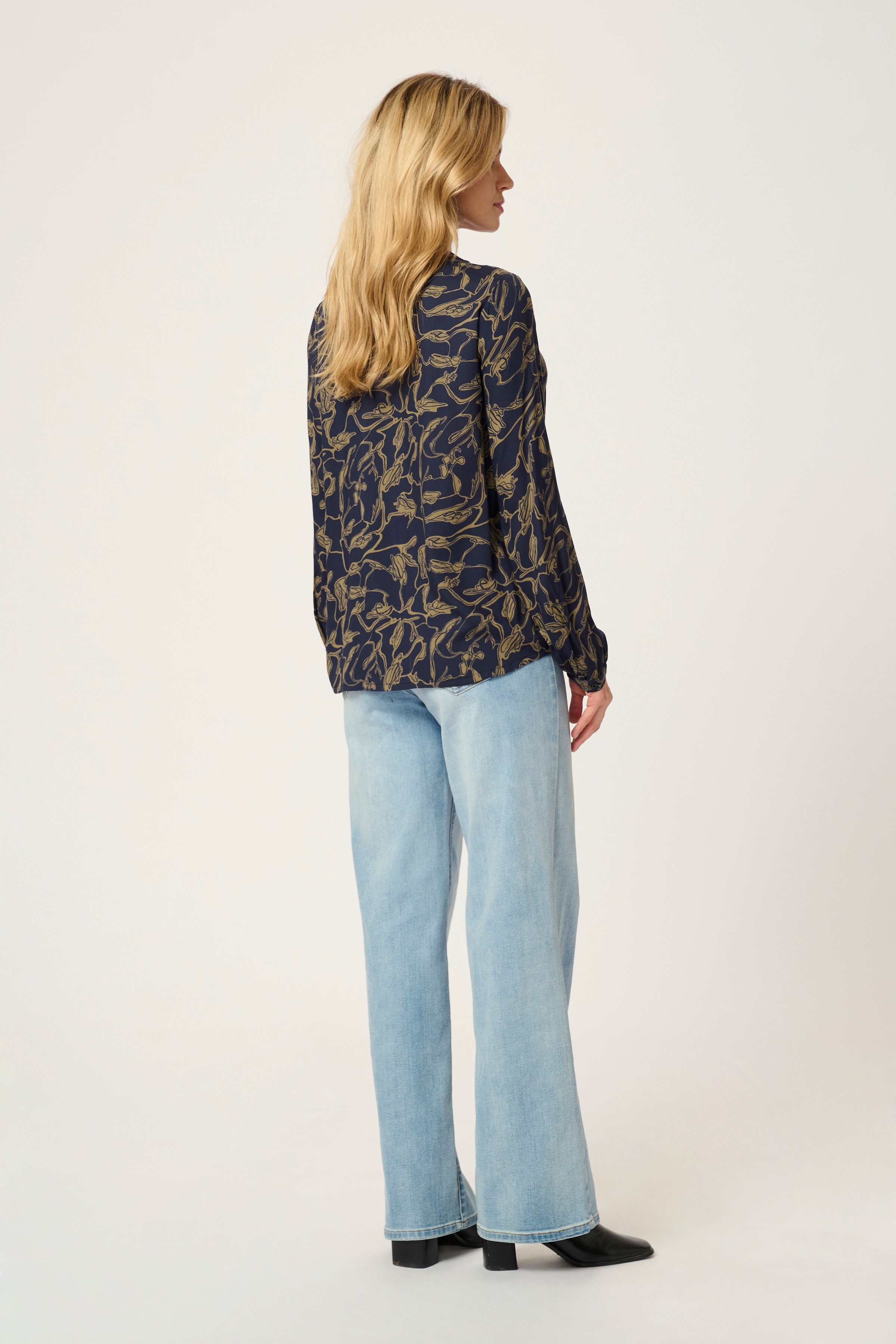 KAelse Bluse LOOKBOOK BACK 10508677-105688