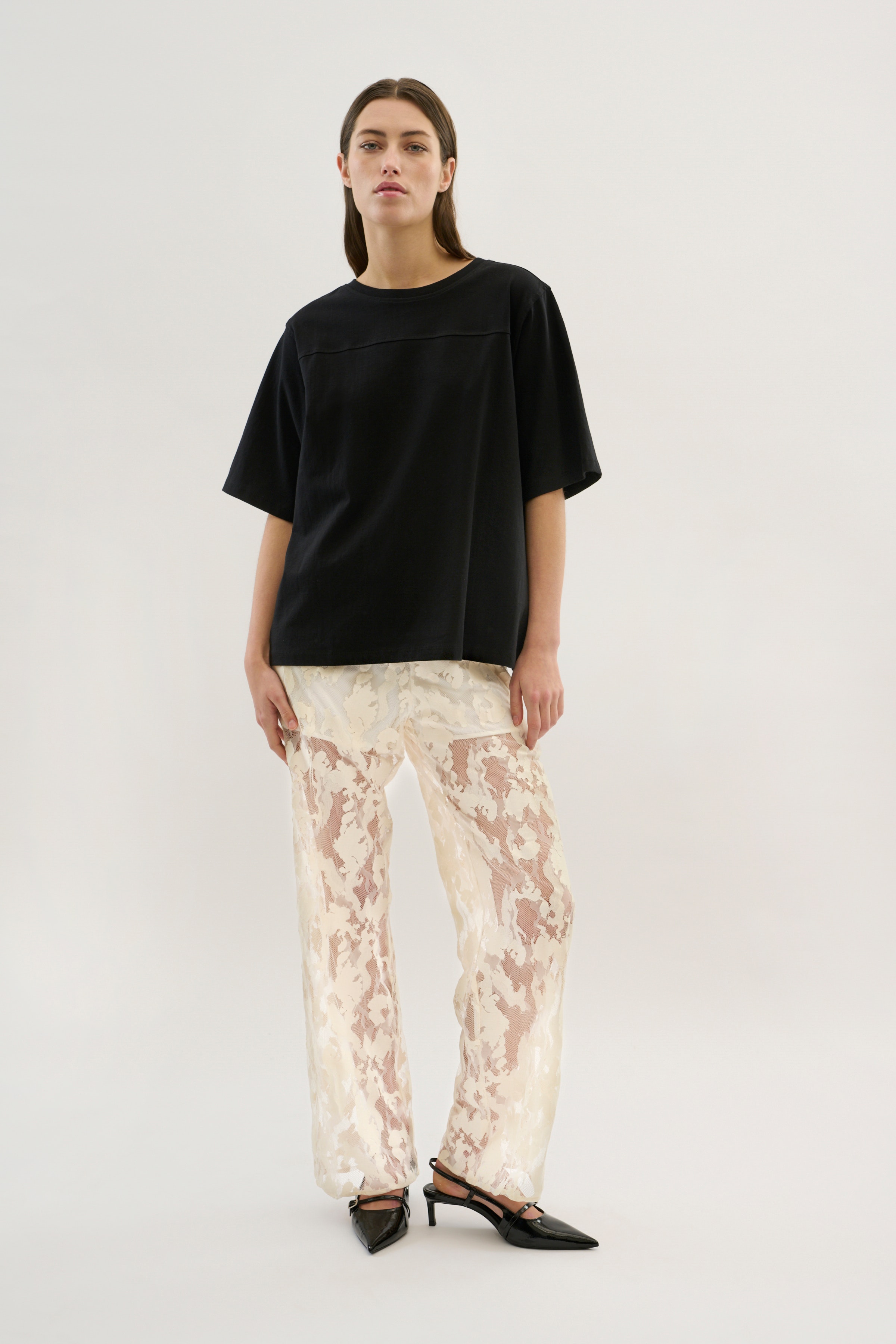 KBPheobe Trousers LOOKBOOK FRONT 10105080-110103