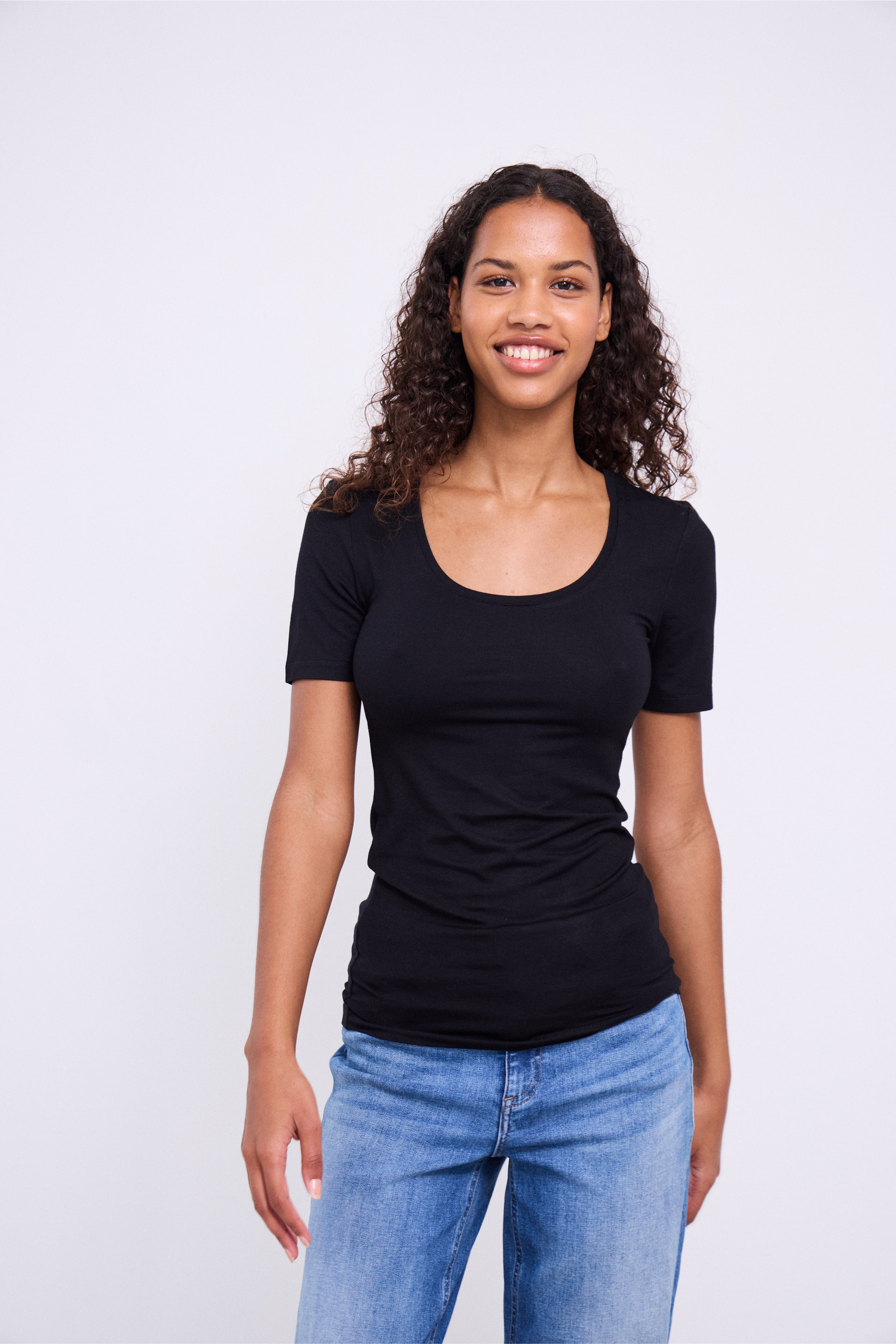 IHZOLA T-shirt LOCATION NONE 20120345-194008